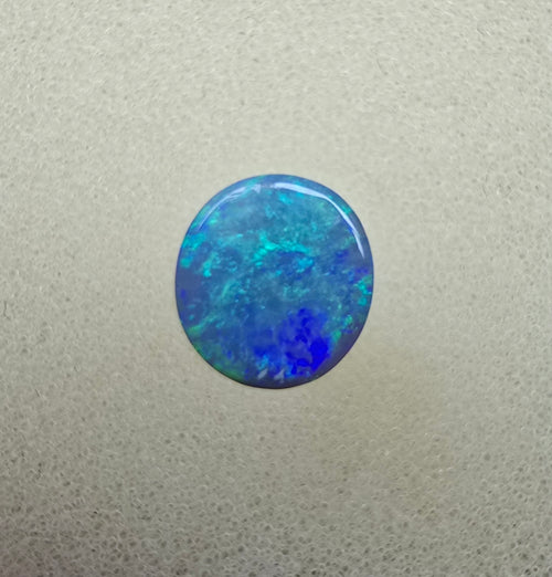 A855 - Beautiful blue green round cut