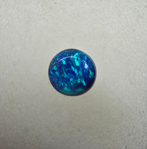 A865 - Round cut 3D blue on black