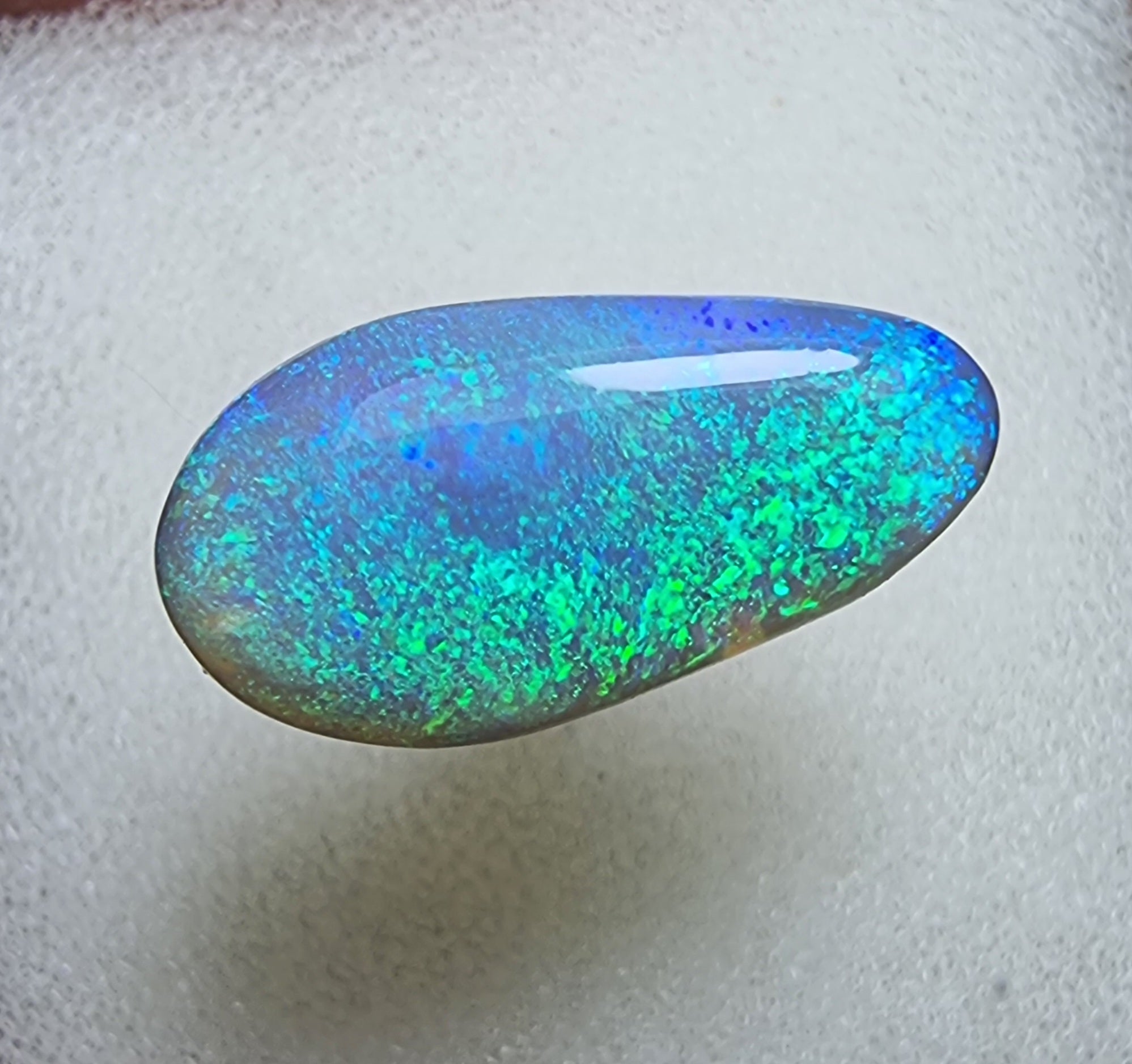 A224 - Drop cut crystal opal