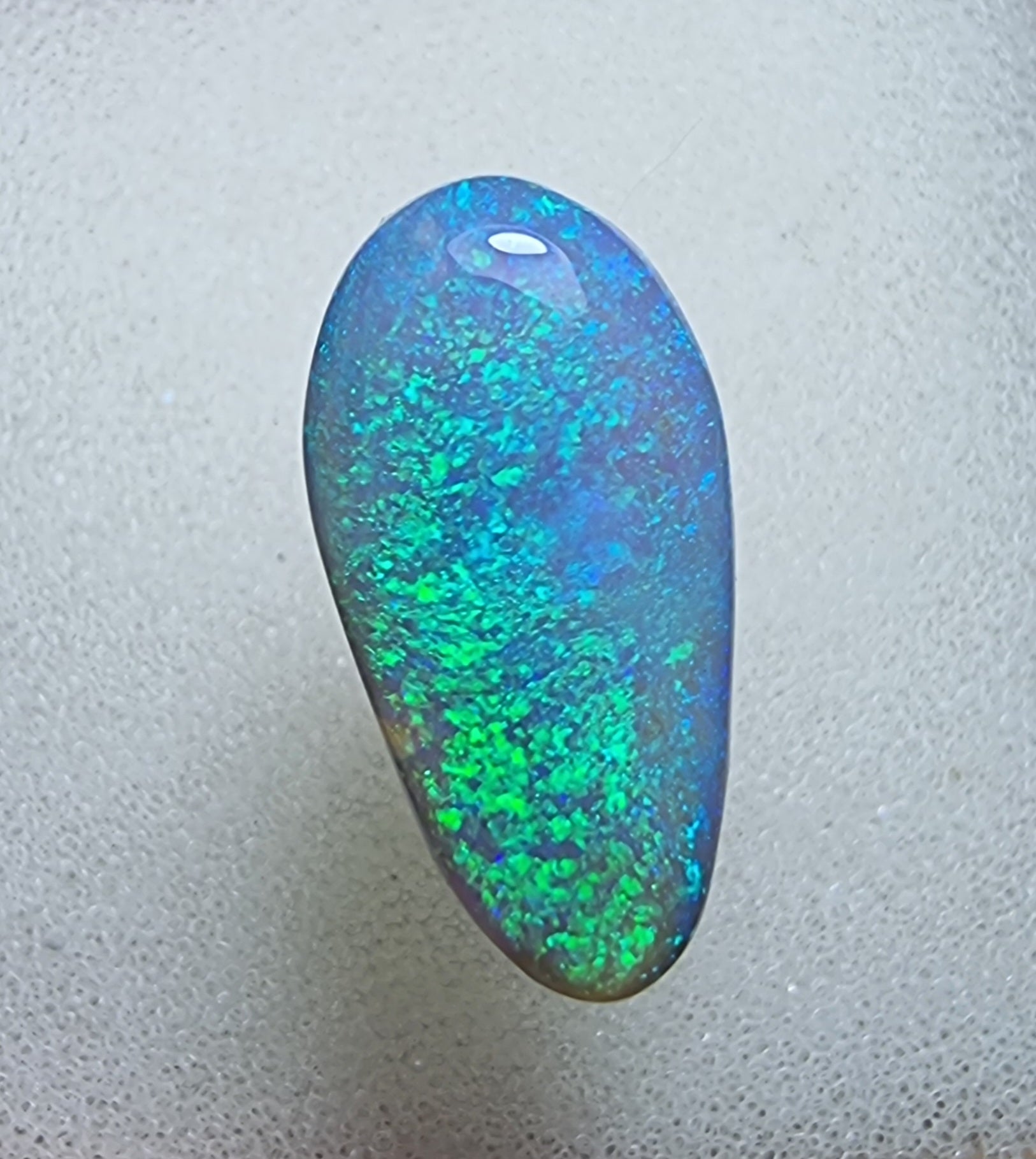 A224 - Drop cut crystal opal