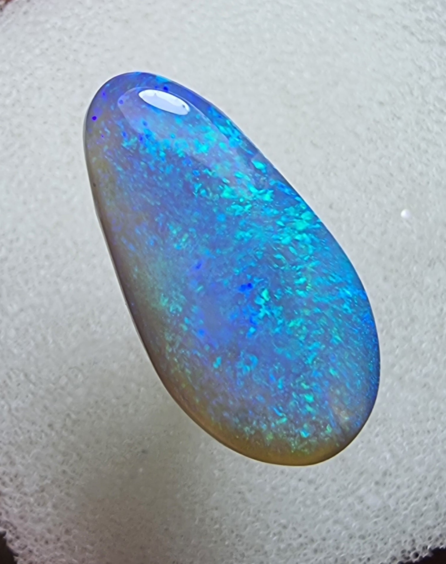 A224 - Drop cut crystal opal