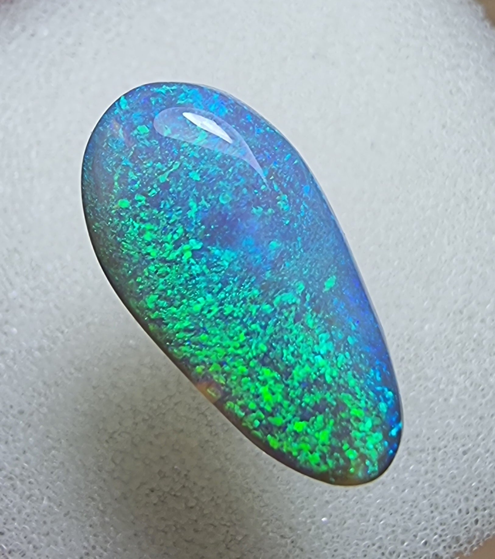 A224 - Drop cut crystal opal