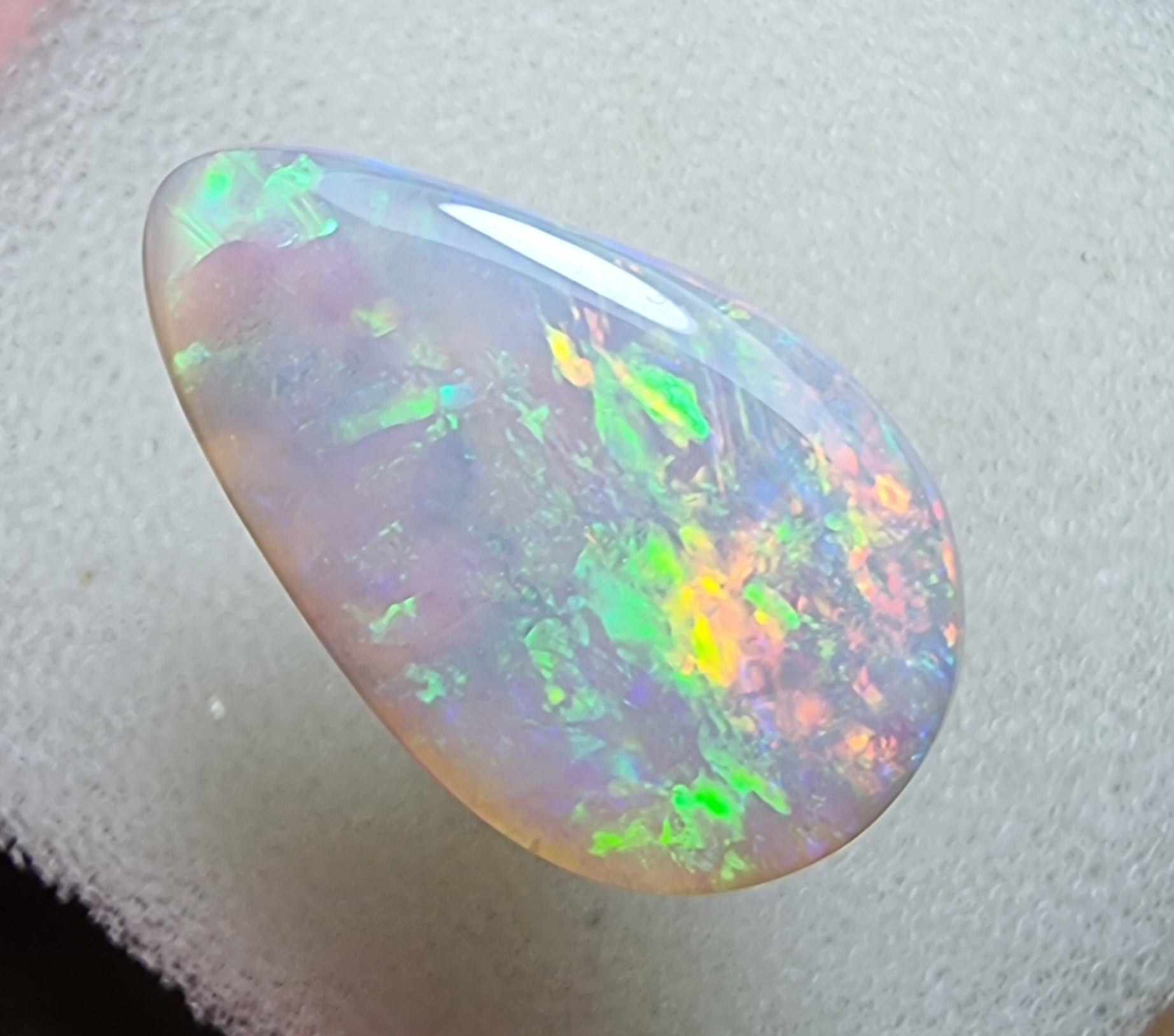 A439 - Large drop cut crystal