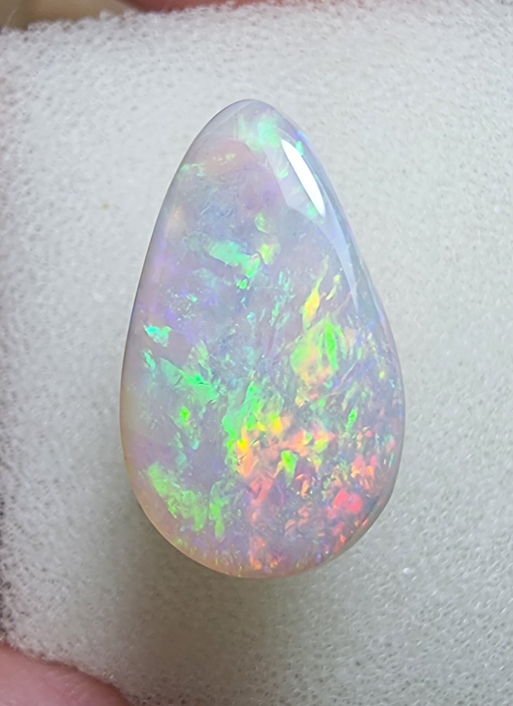 A439 - Large drop cut crystal