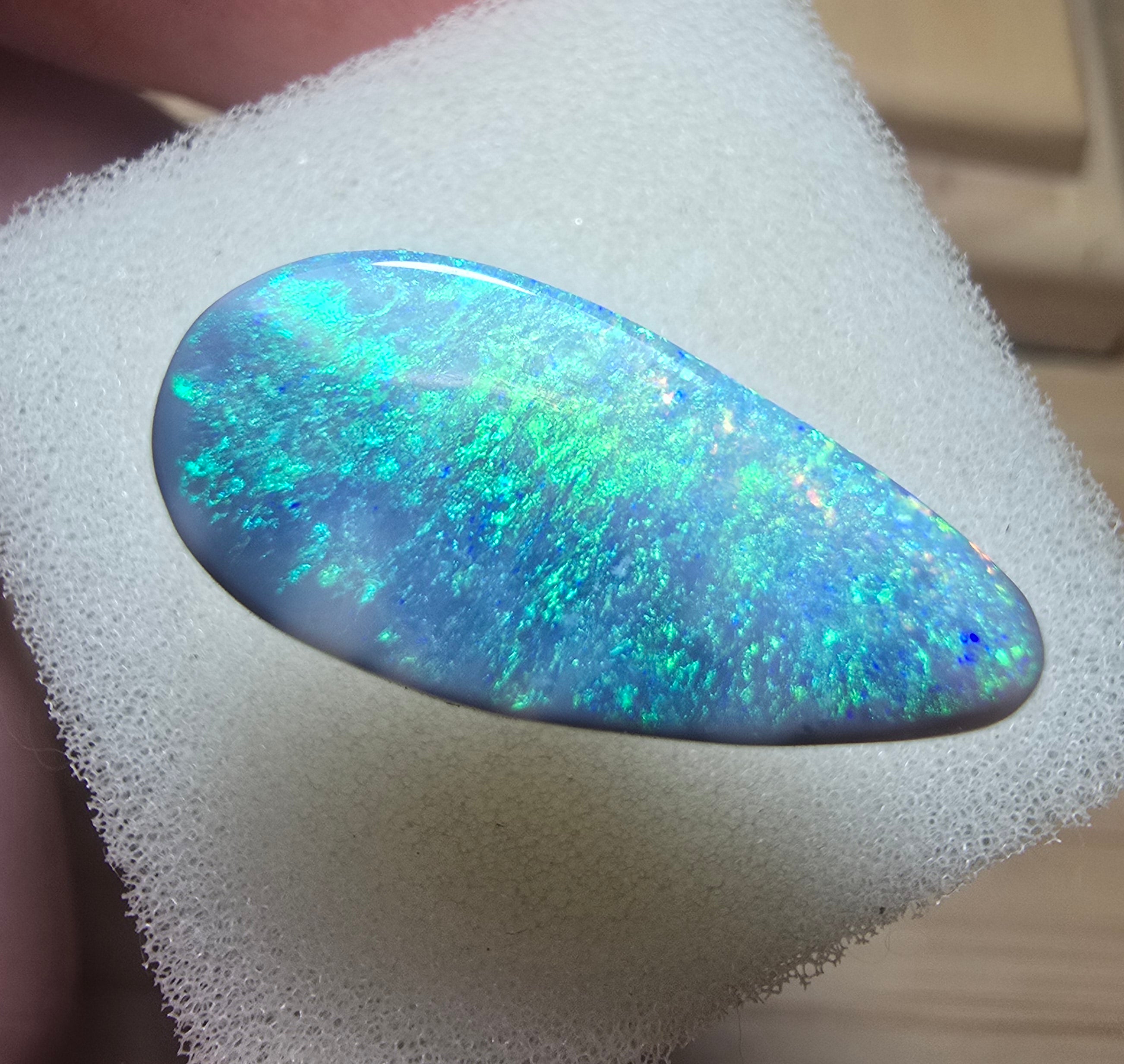 A532 - Large, broad faced drop cut