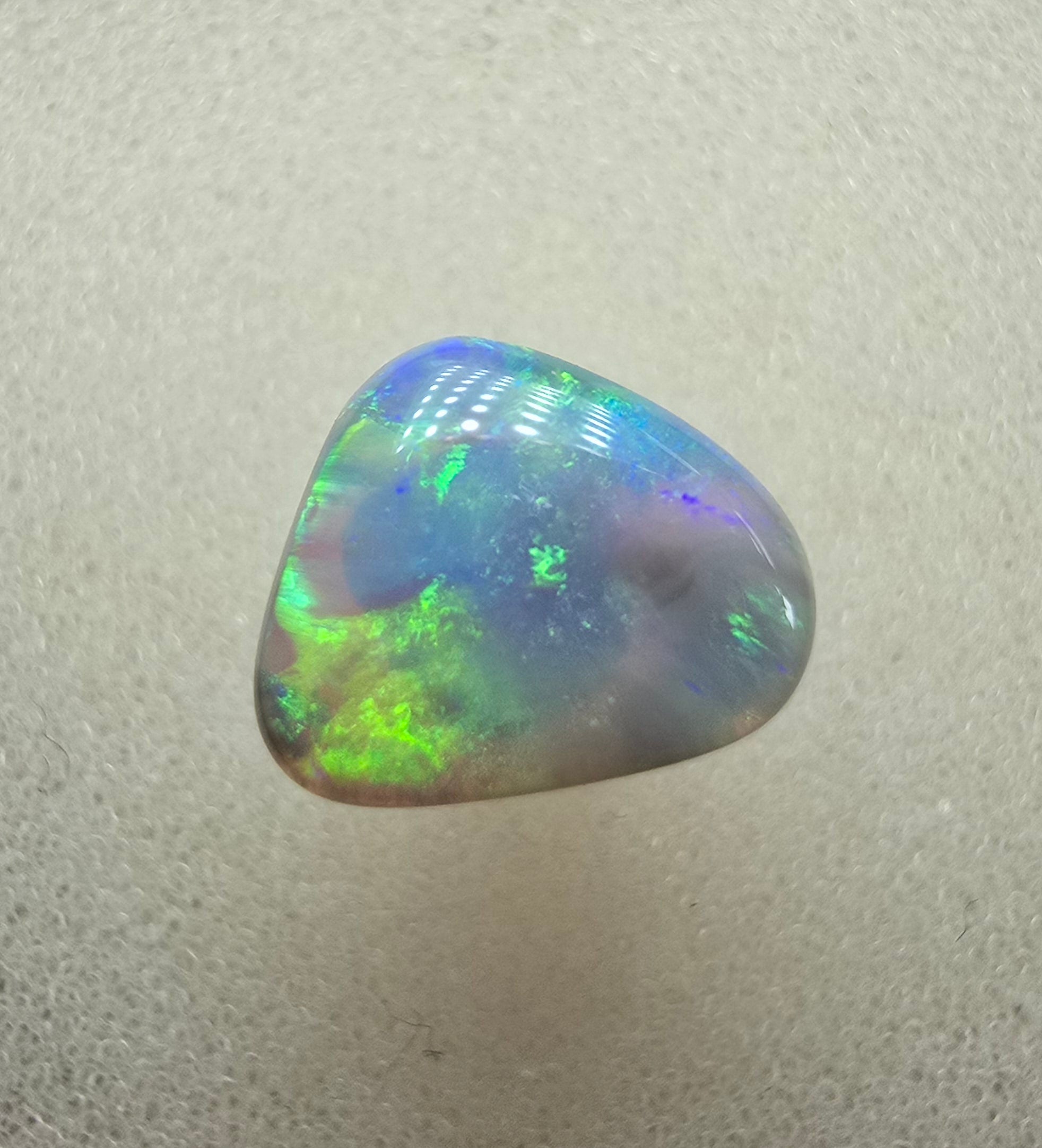 A605 - Freeform green glow
