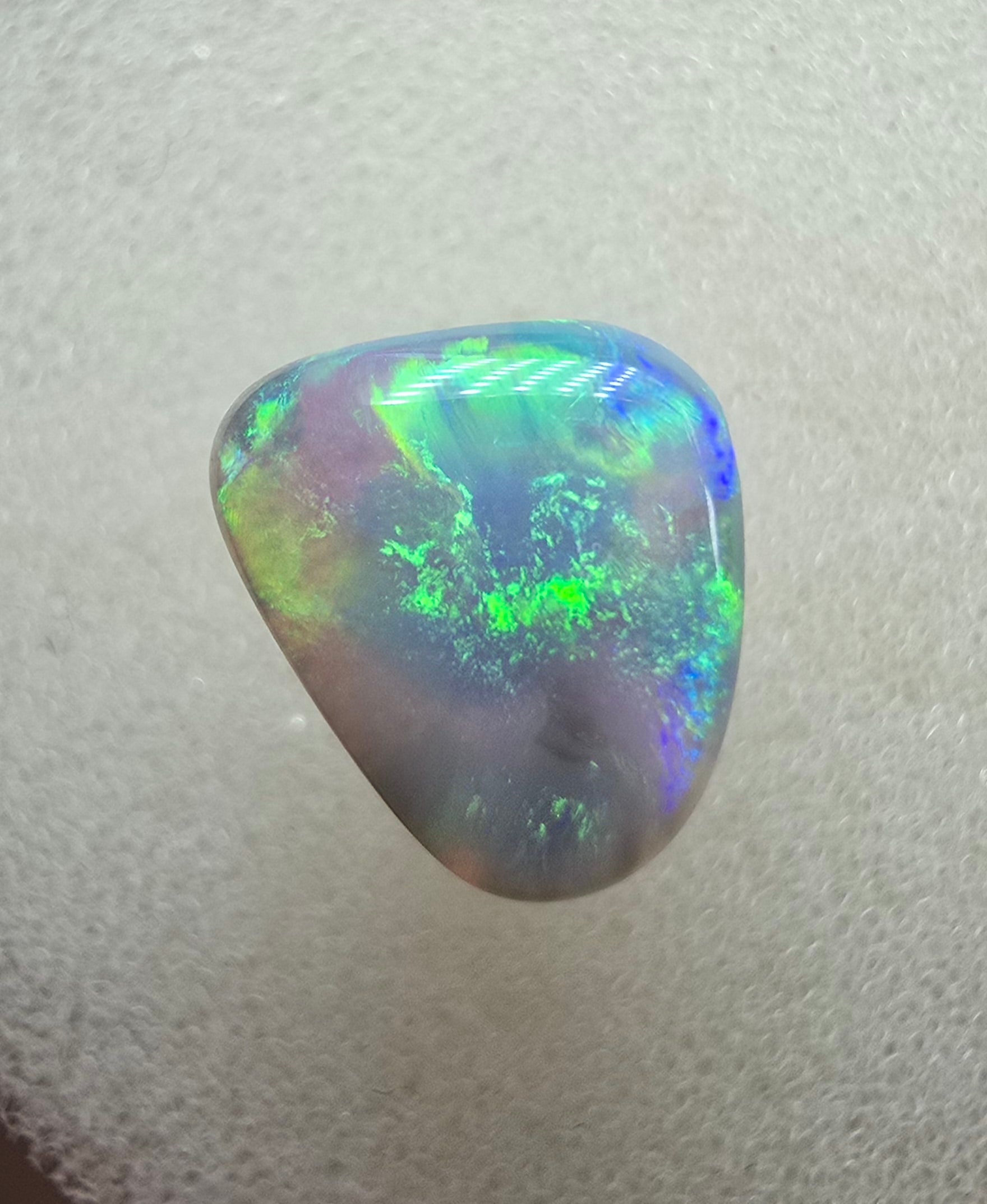 A605 - Freeform green glow