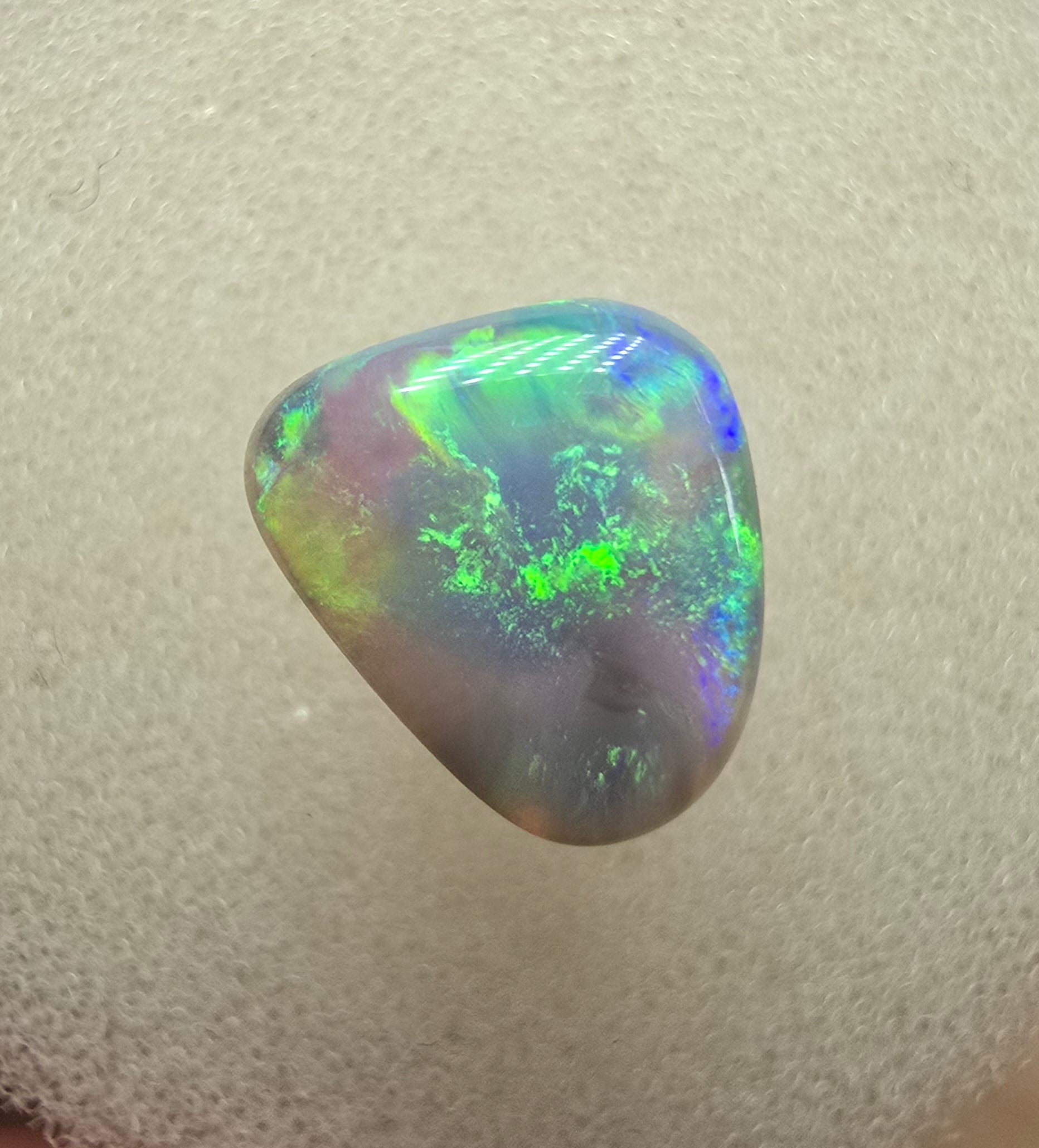 A605 - Freeform green glow