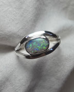 J005 - Opal elegance ring