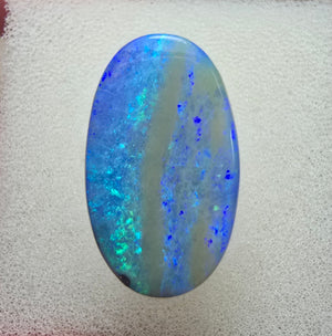 A632 - Large broad faced oval cut boulder