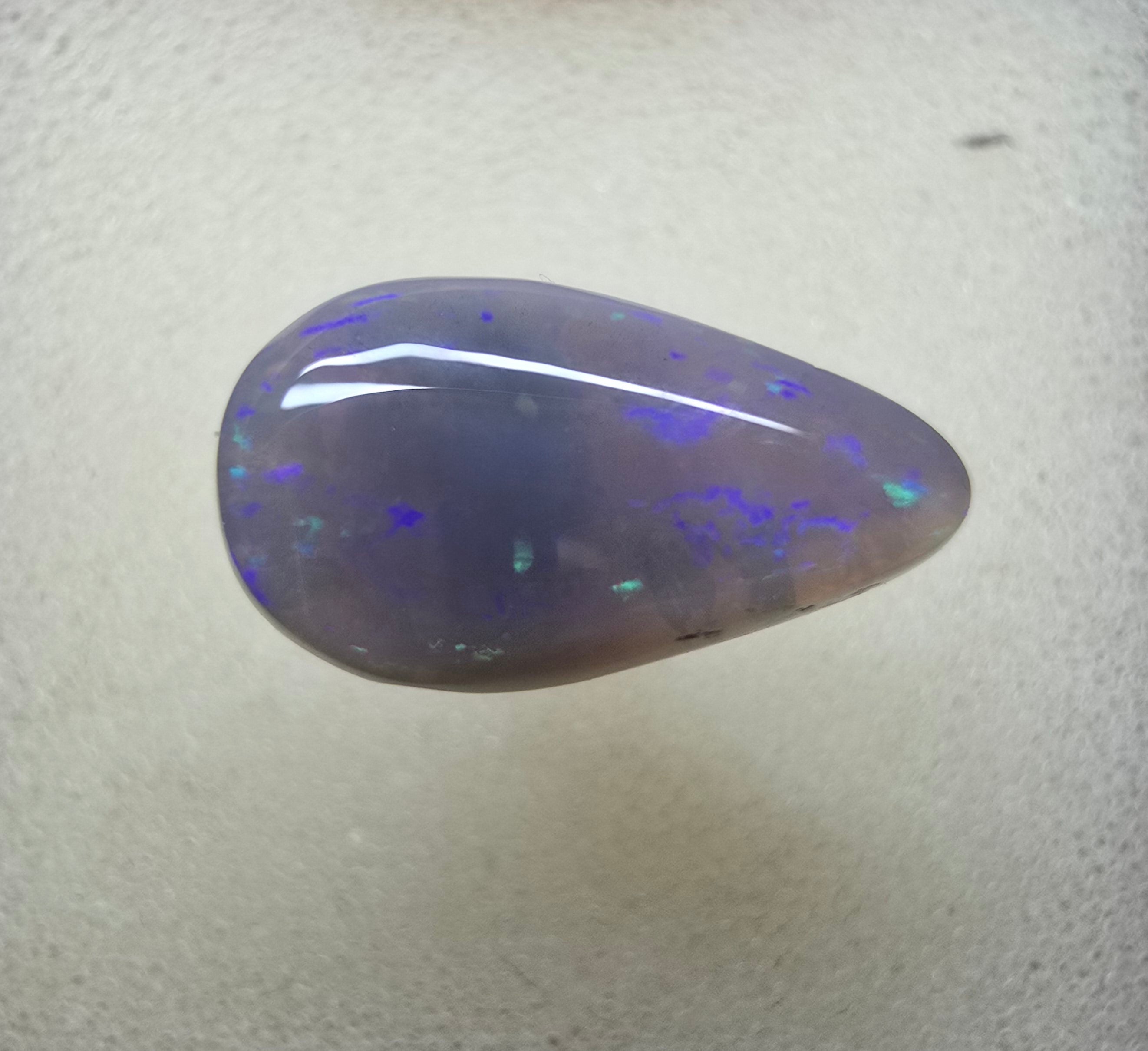 A701 - Soft sparkly drop cut