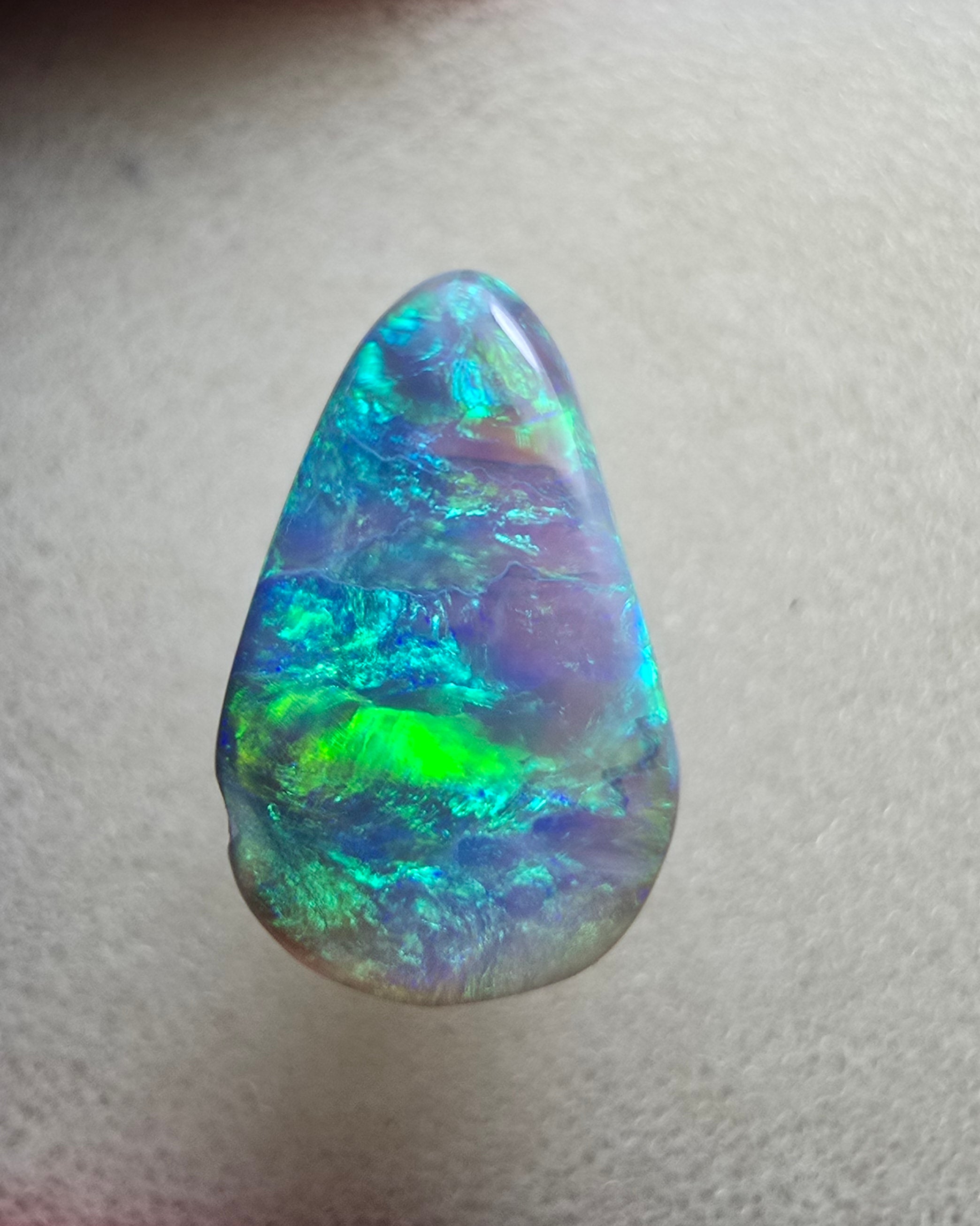 A705 - Bright drop cut beauty