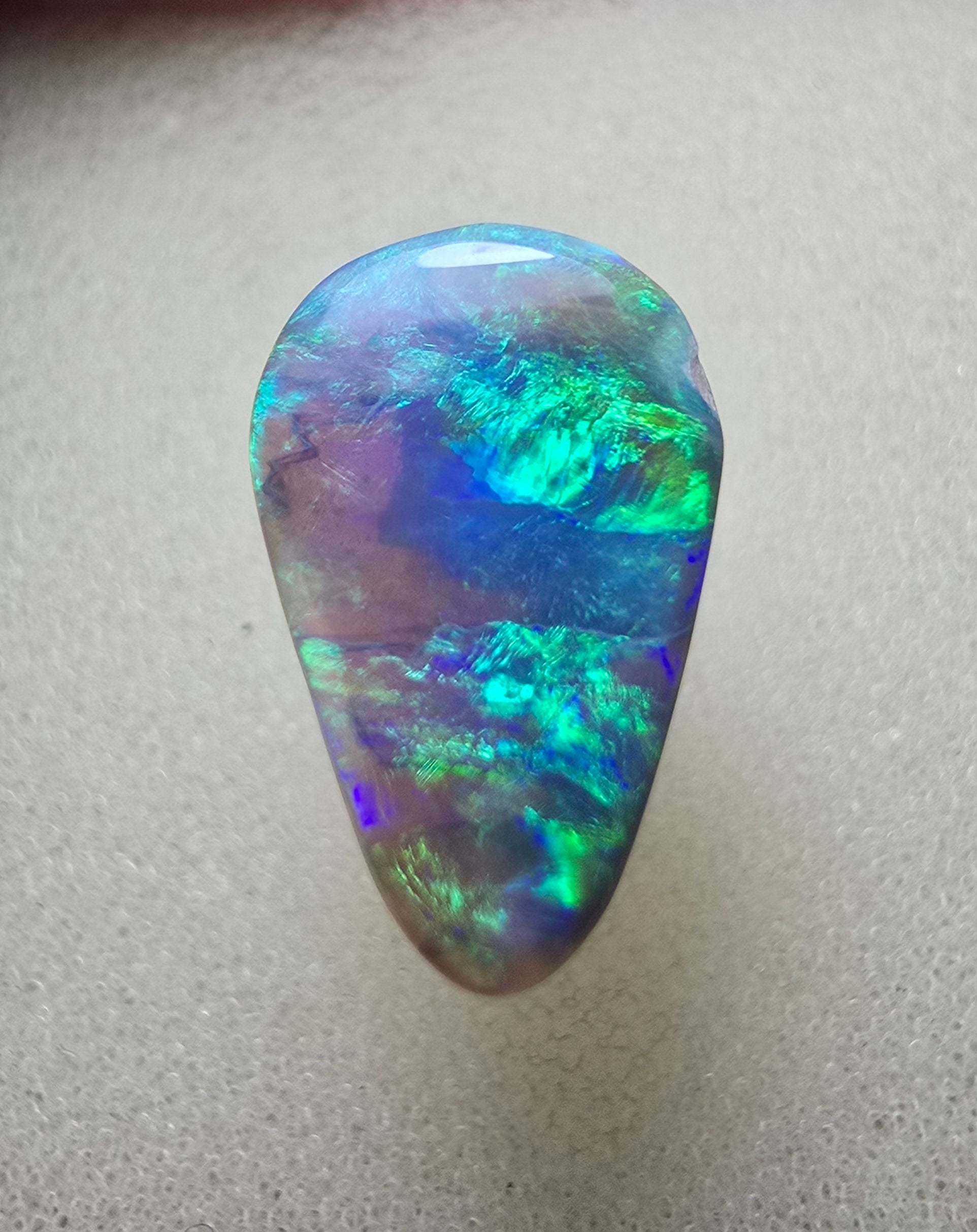 A705 - Bright drop cut beauty