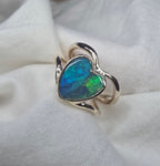 J009 - Stunning heart gold ring