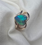 J009 - Stunning heart gold ring