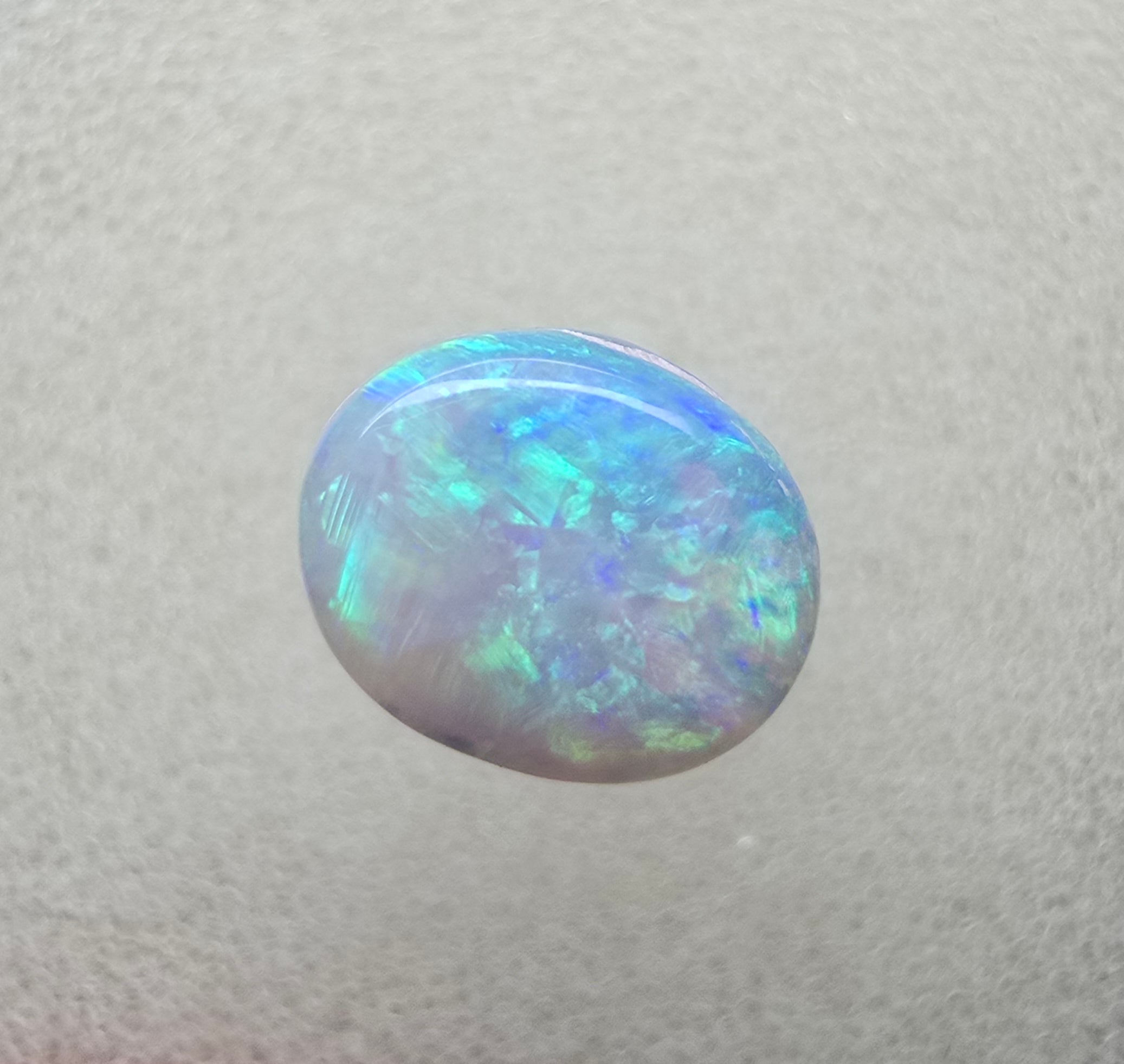 A734 - Round cut green flash