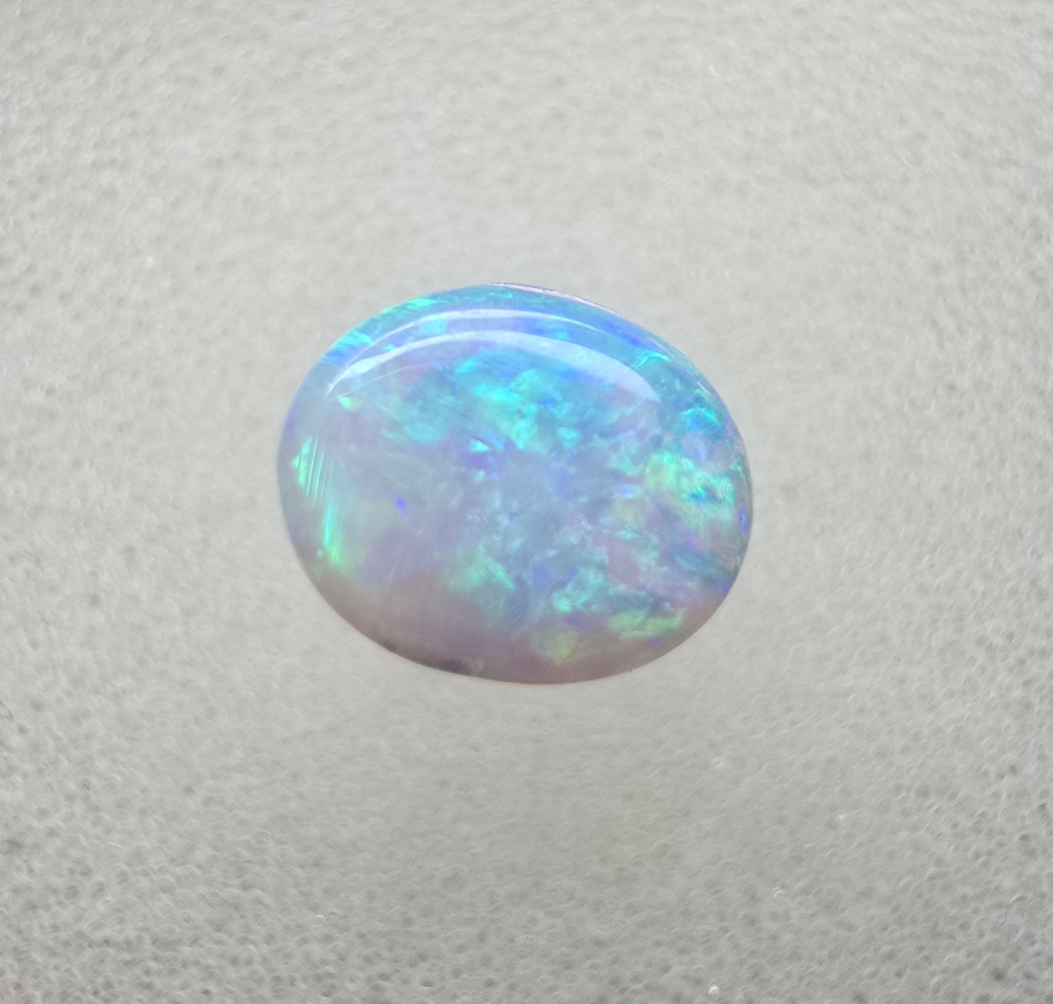 A734 - Round cut green flash