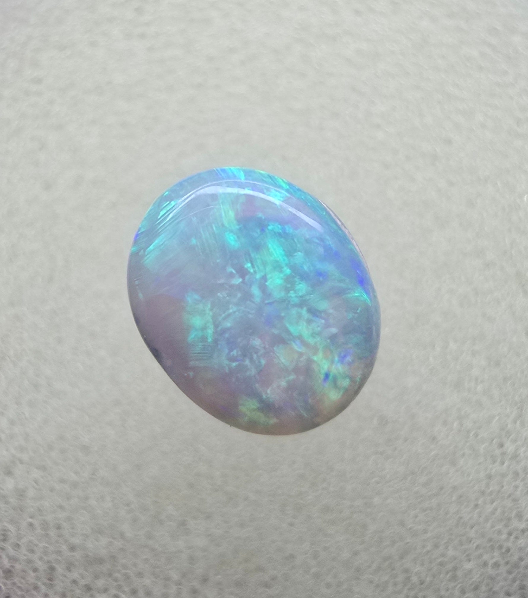A734 - Round cut green flash