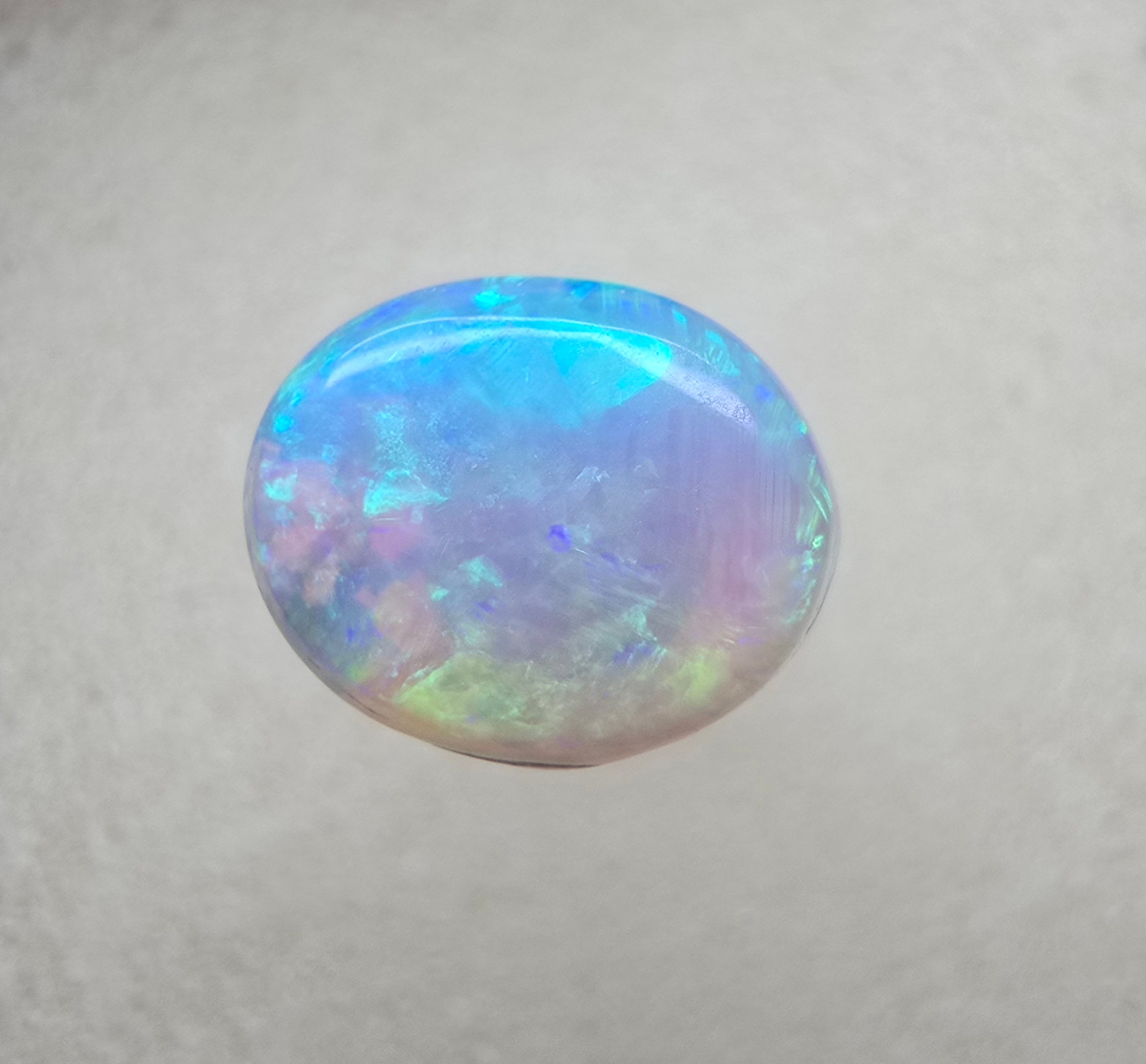 A734 - Round cut green flash