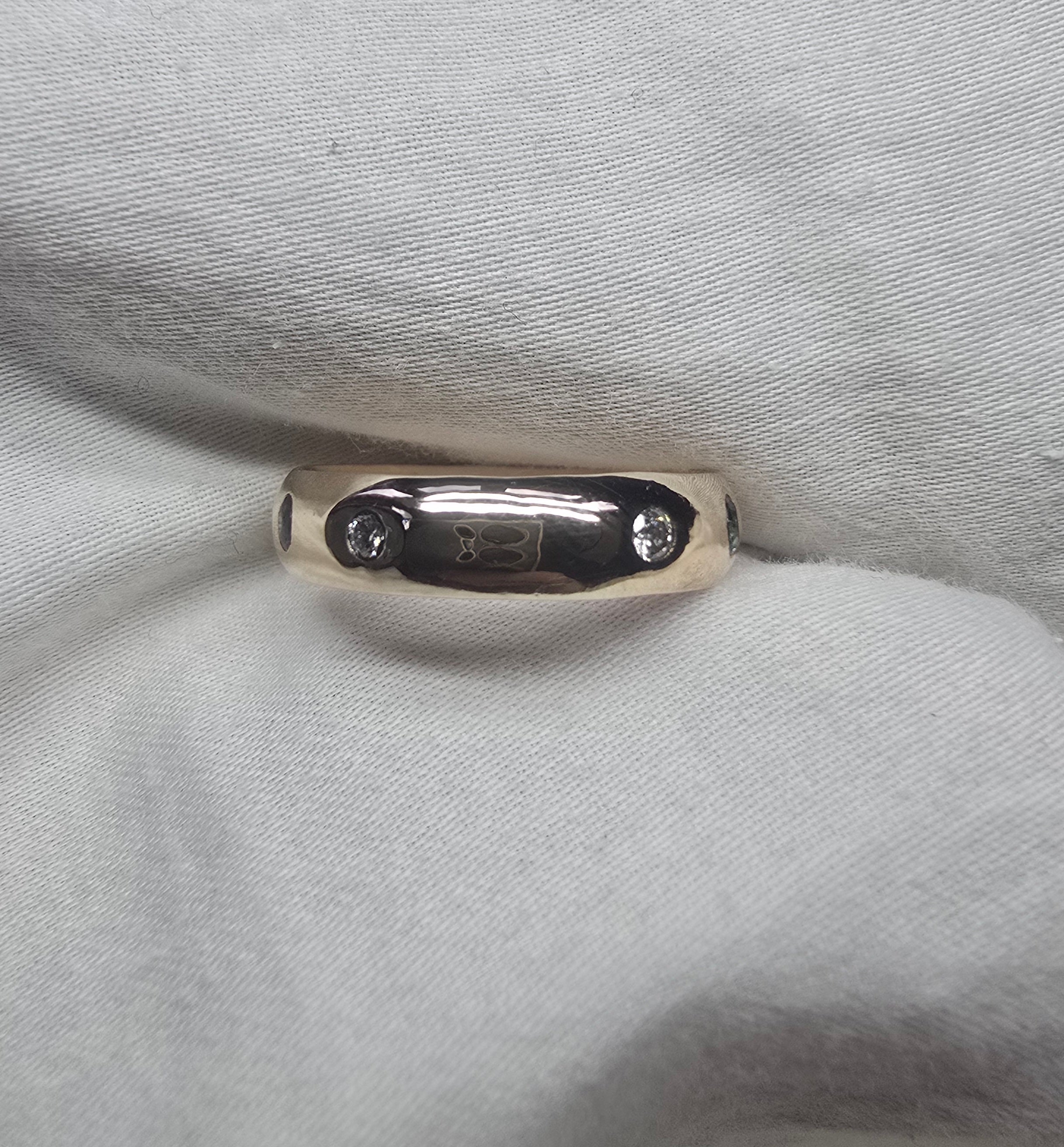 J010 - Gold Sapphire and diamond band.