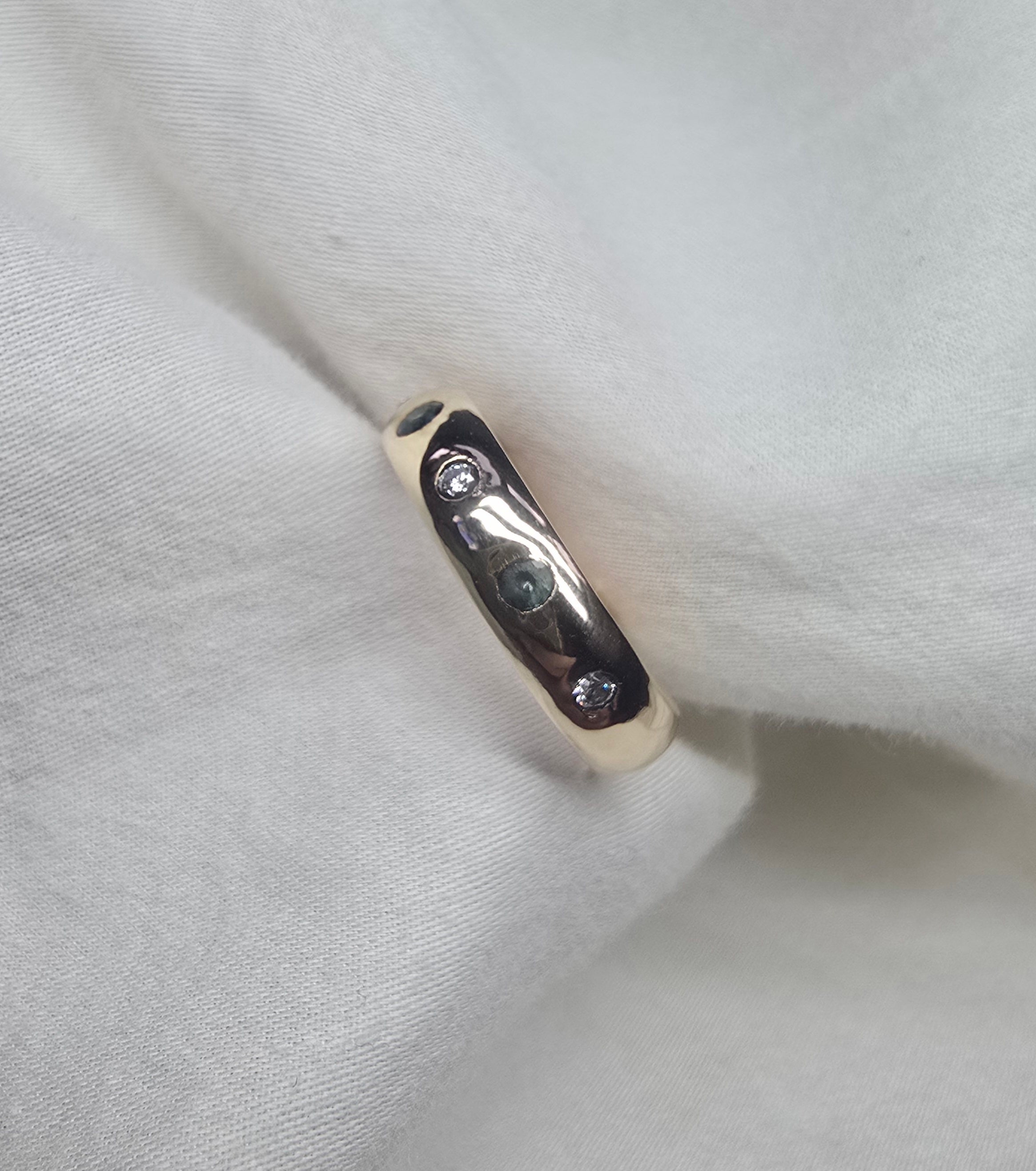 J010 - Gold Sapphire and diamond band.