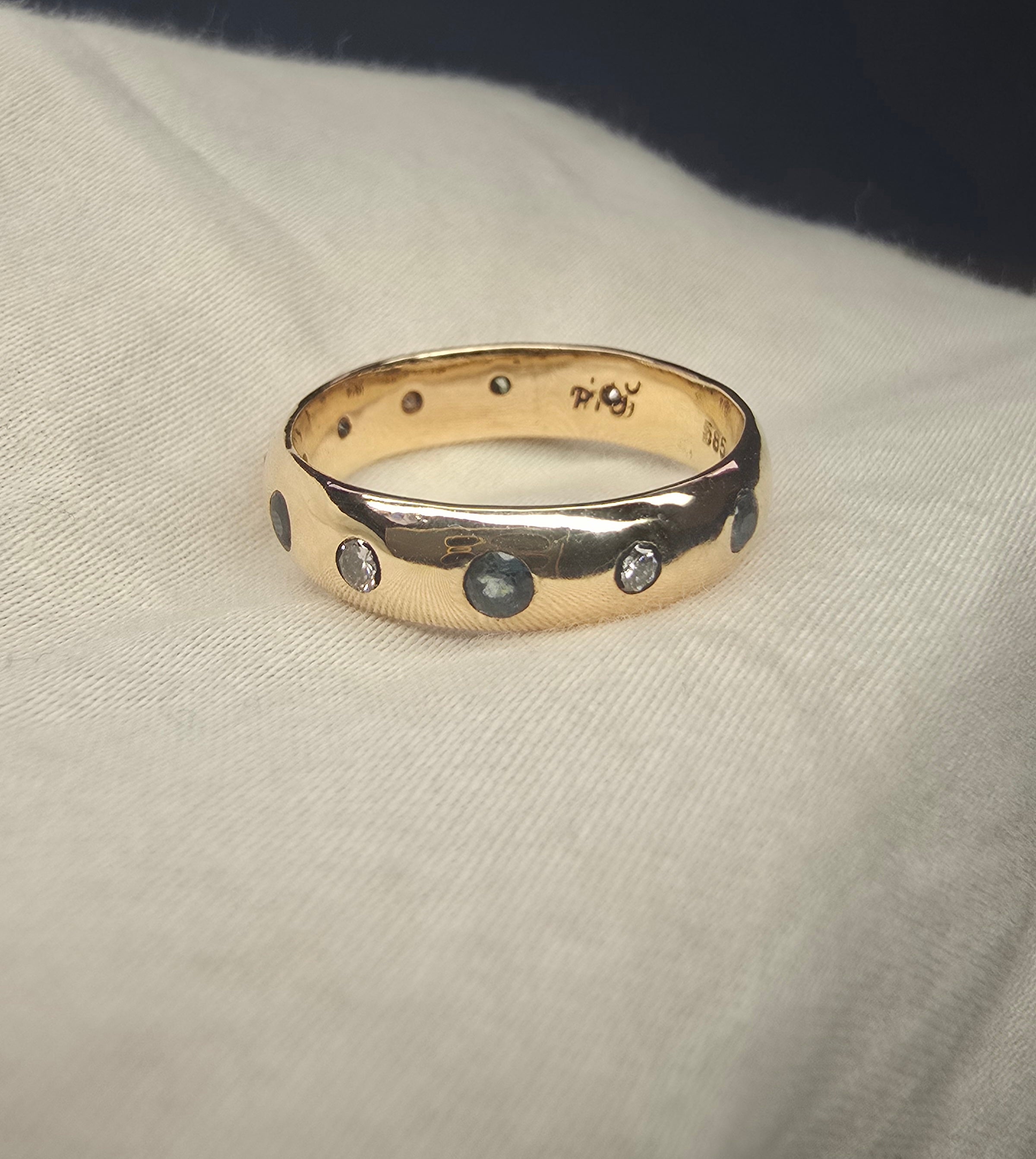 J010 - Gold Sapphire and diamond band.