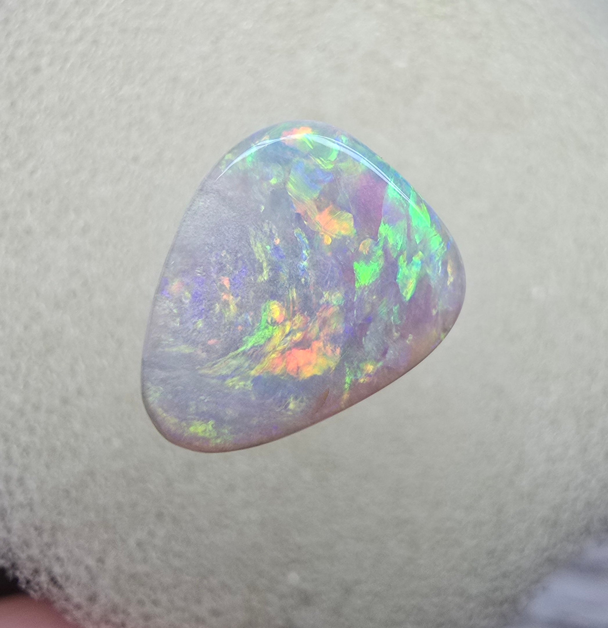 A755 - Bright and beautiful drop cut