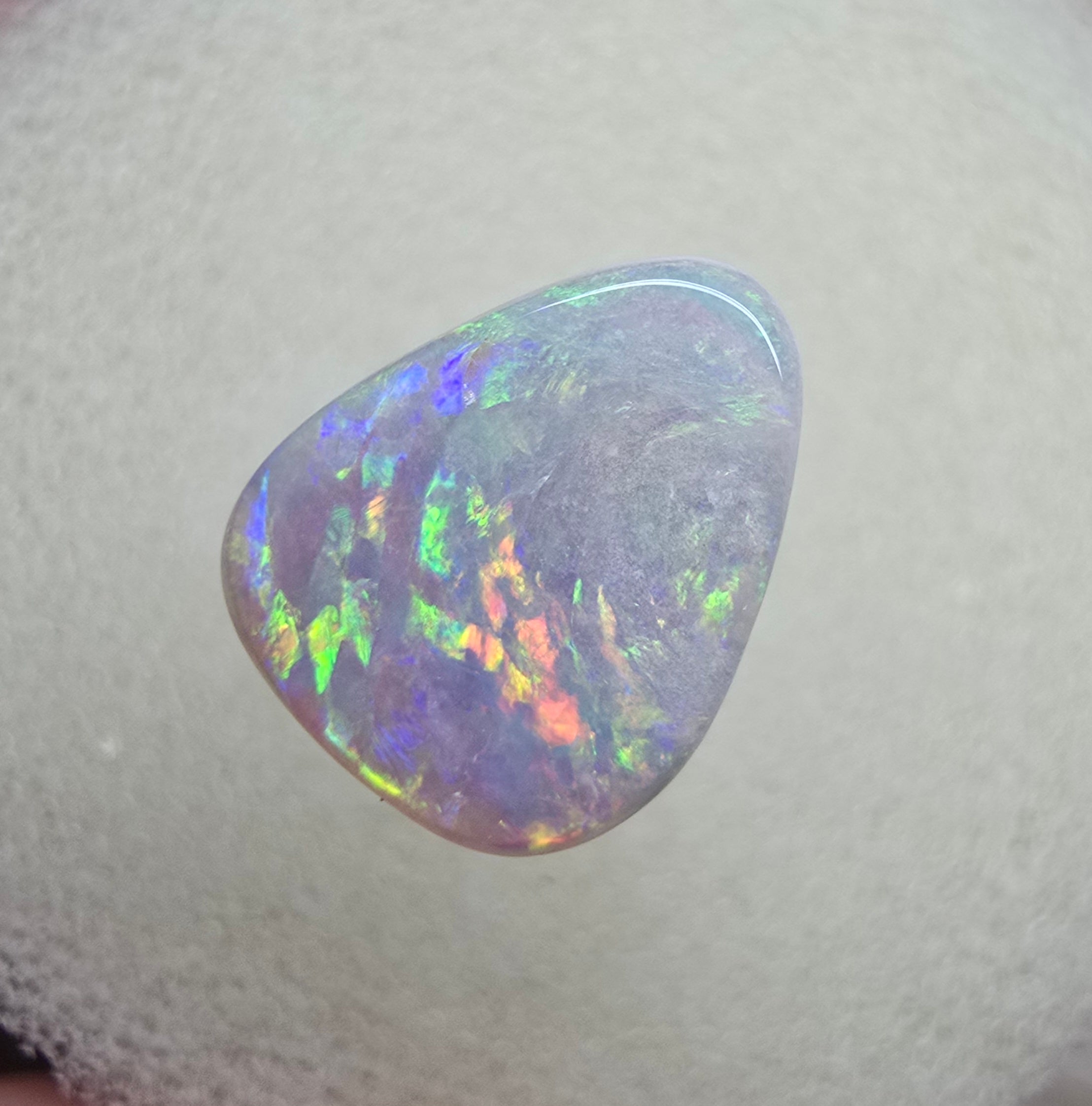 A755 - Bright and beautiful drop cut