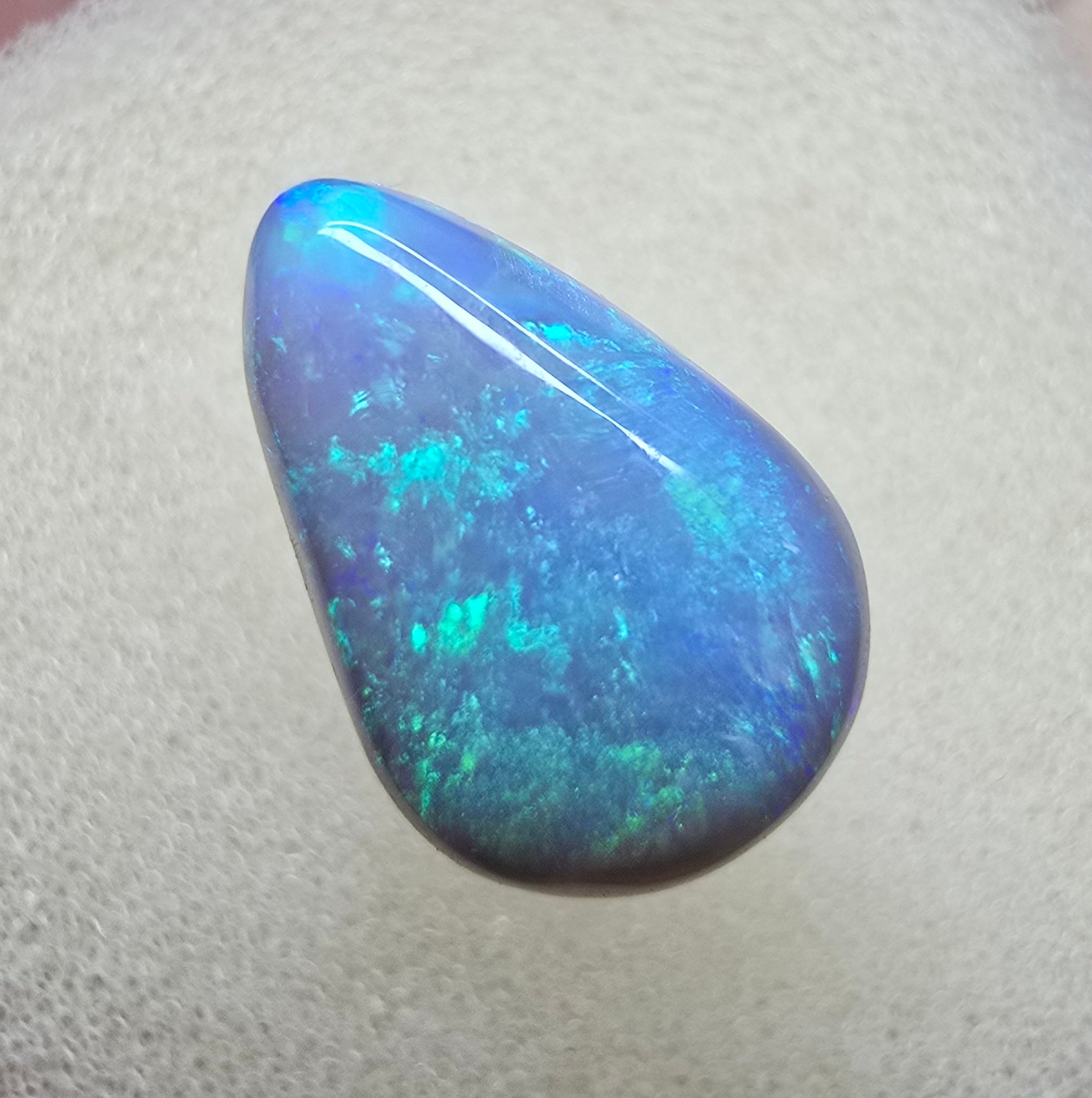 A762 - Large green drop cut pendant