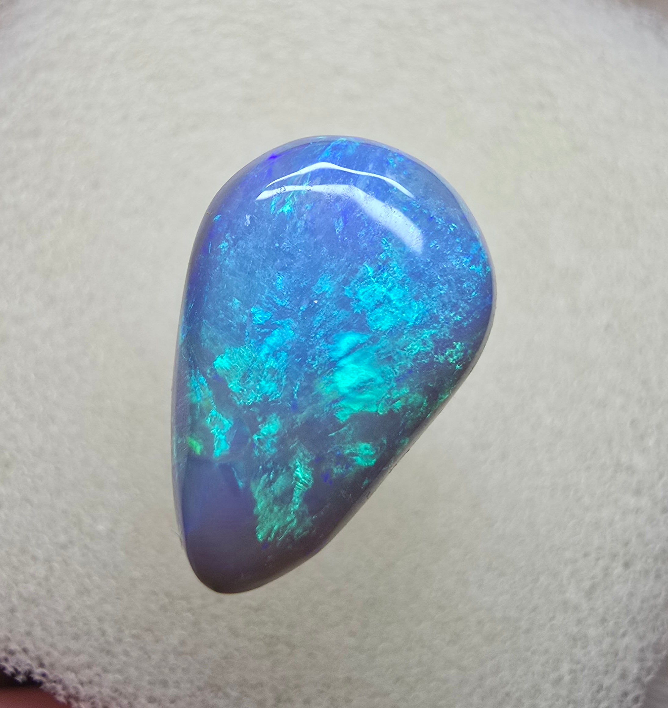 A762 - Large green drop cut pendant
