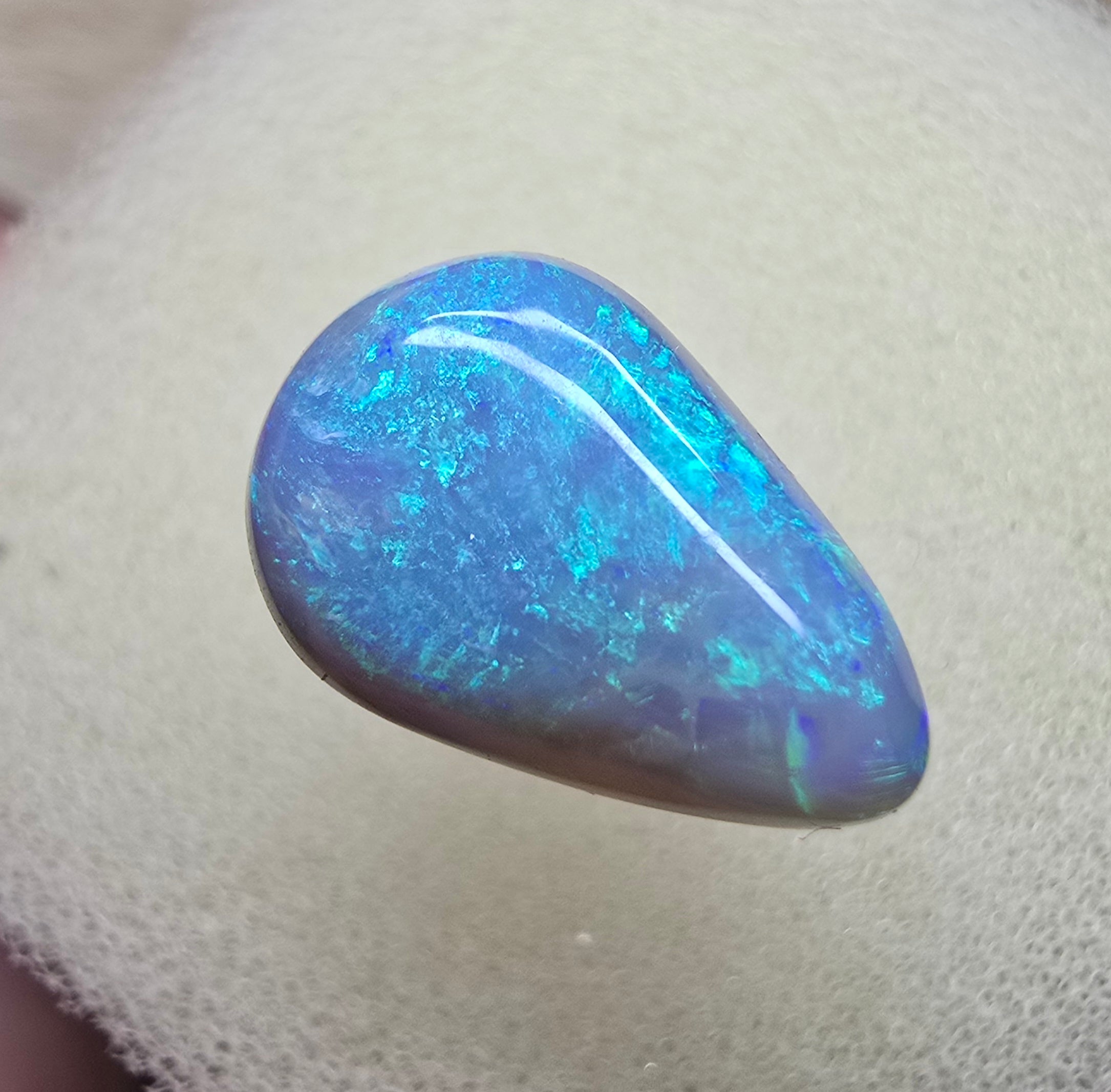 A762 - Large green drop cut pendant