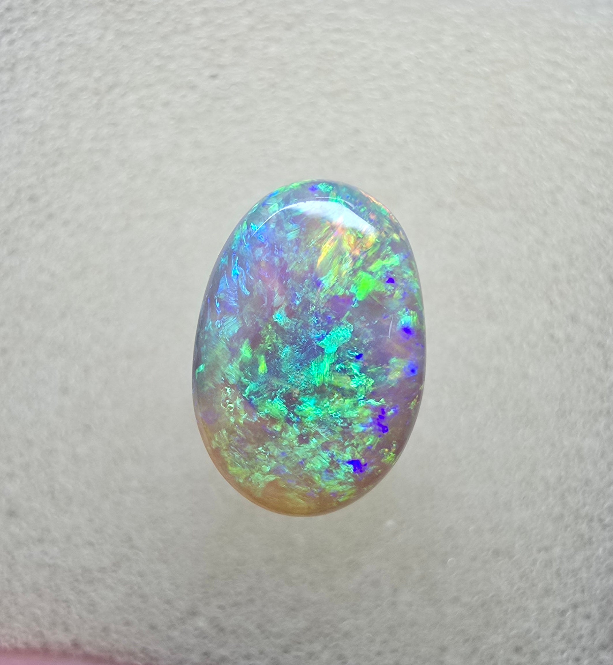 A772 - Brilliant sparkling crystal opal.