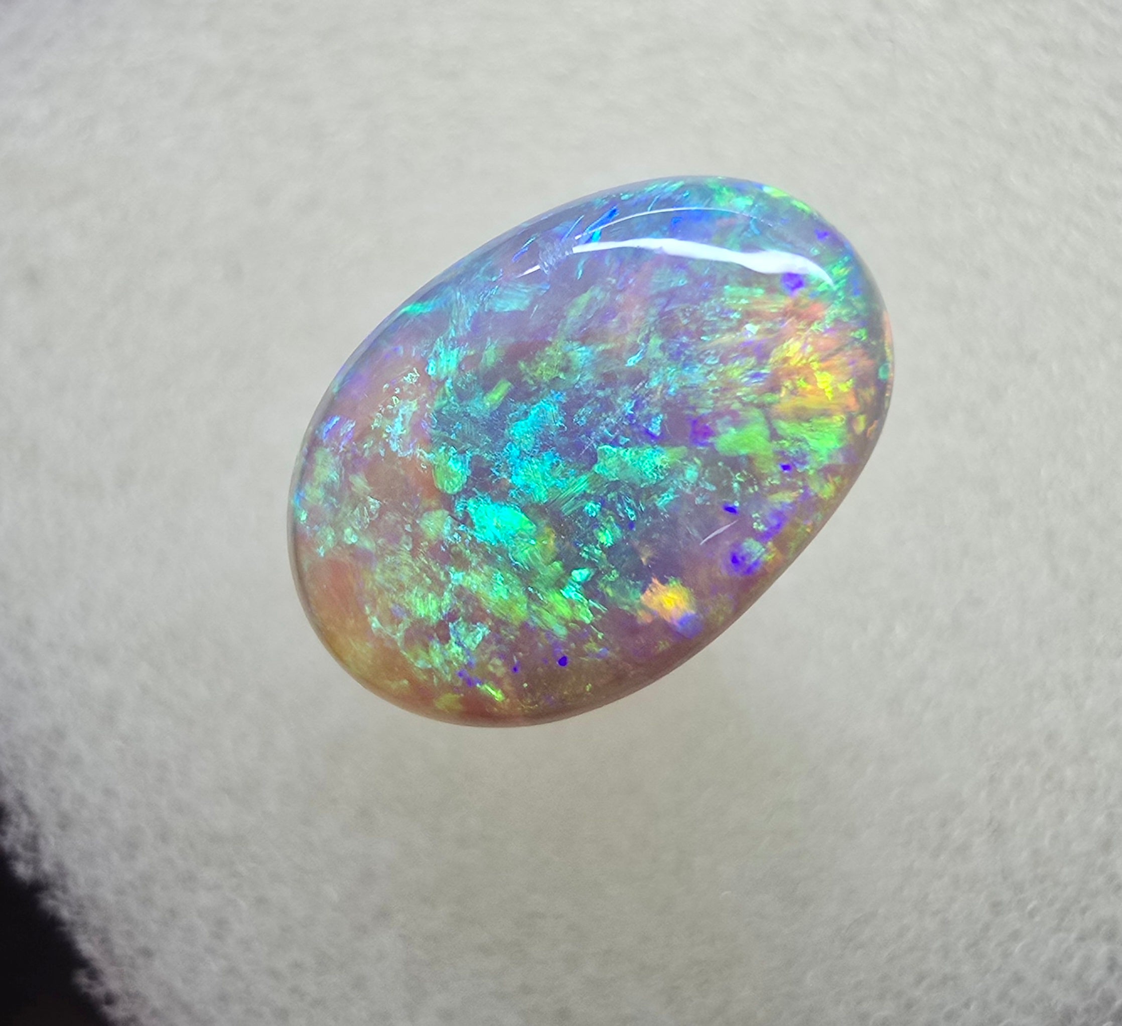 A772 - Brilliant sparkling crystal opal.