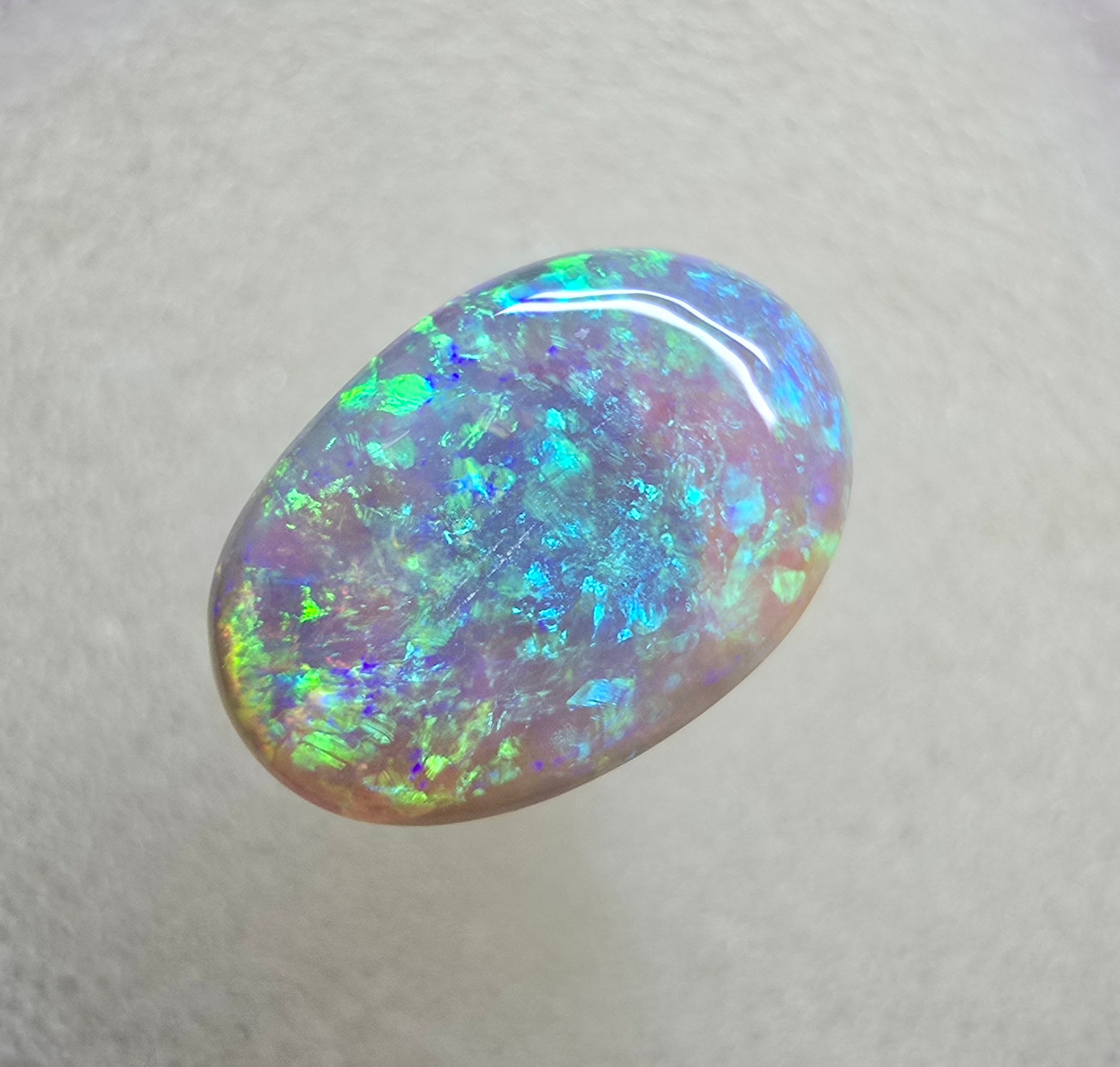 A772 - Brilliant sparkling crystal opal.