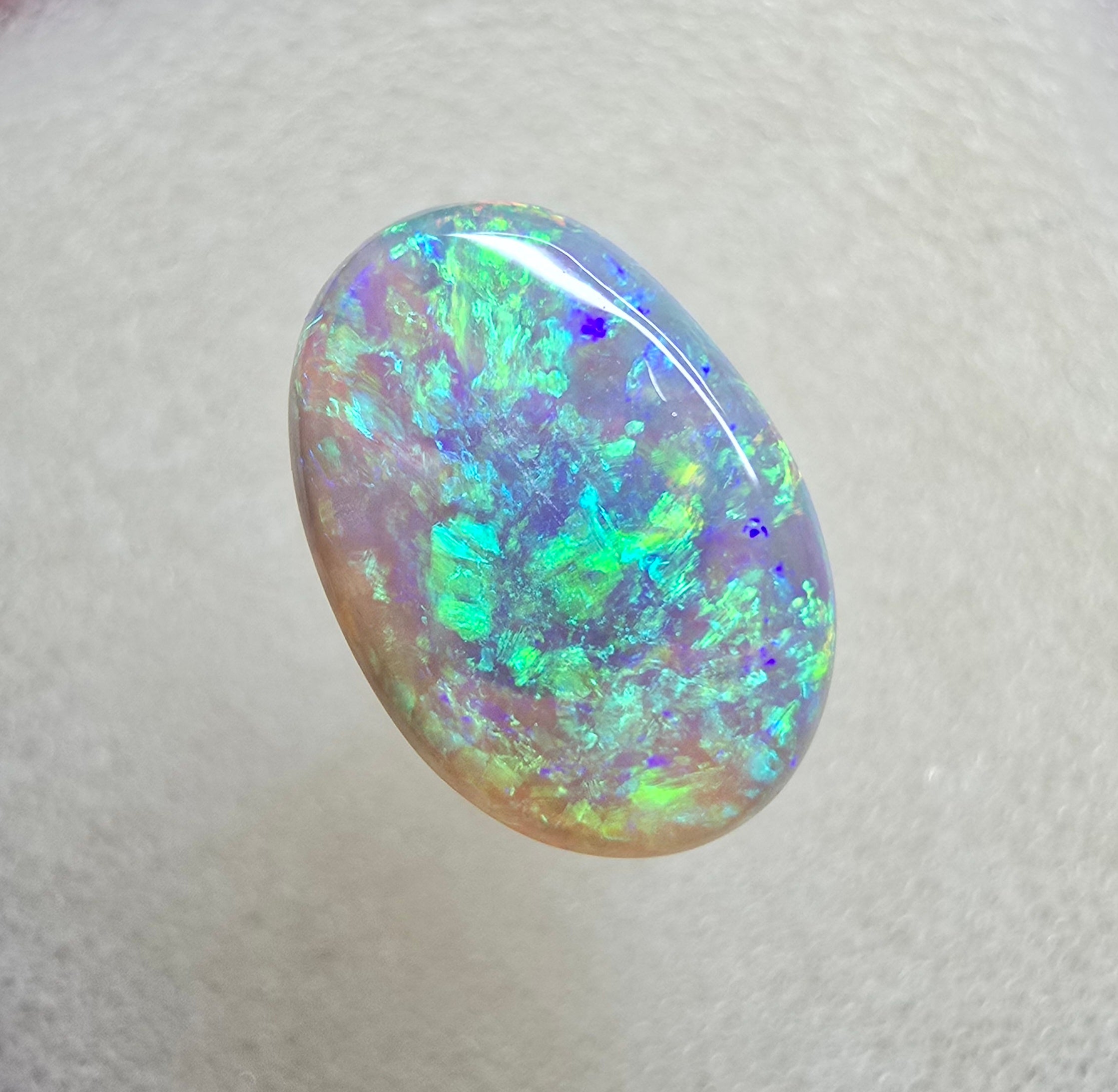 A772 - Brilliant sparkling crystal opal.