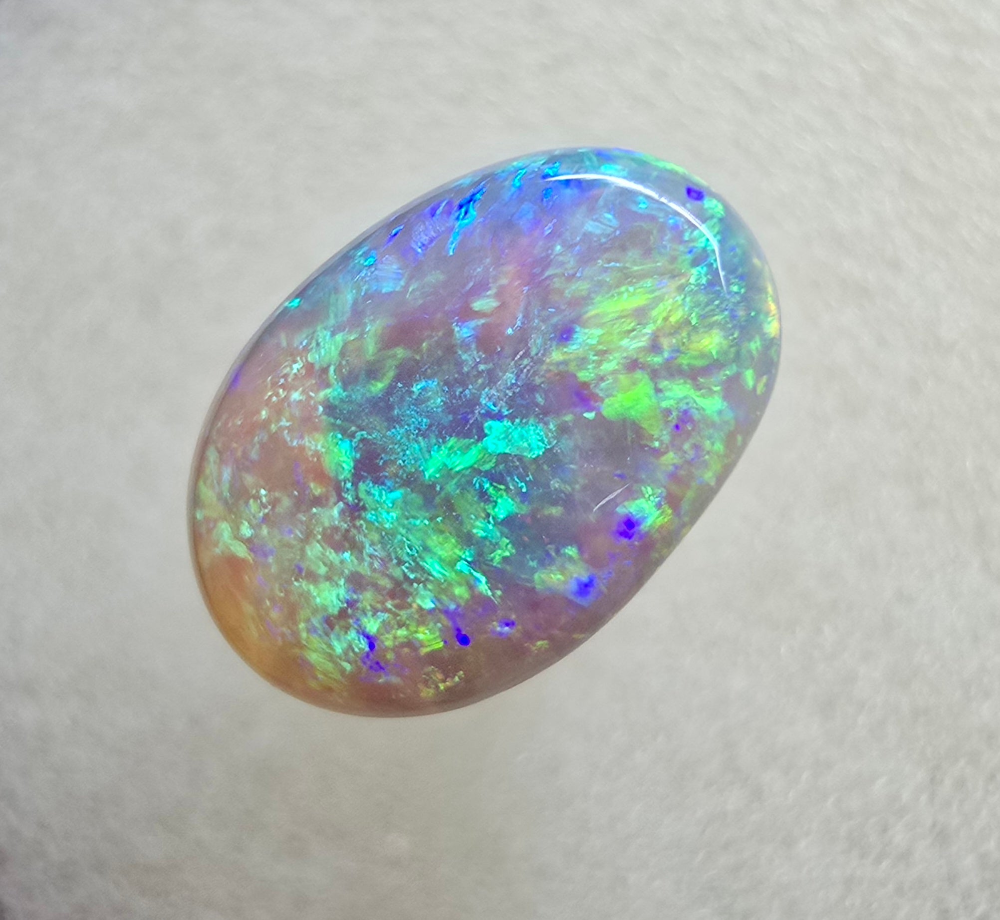 A772 - Brilliant sparkling crystal opal.