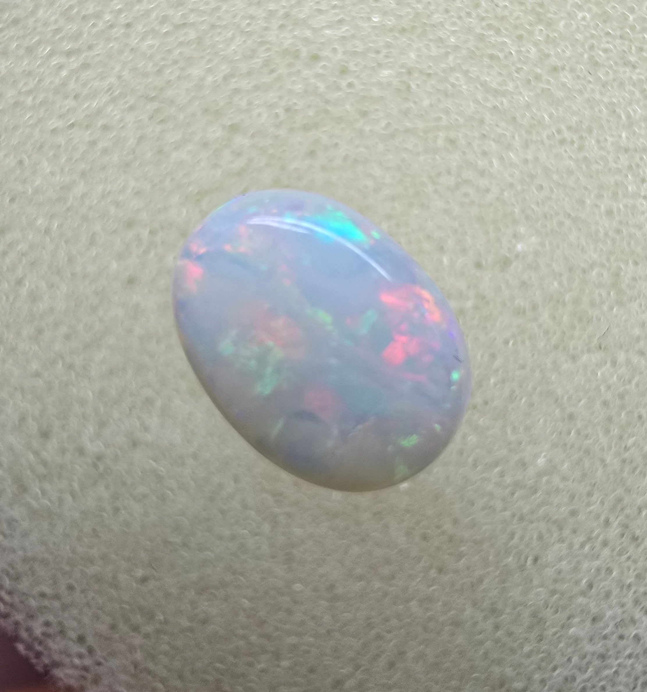 A775 - Pearl white rainbow flash
