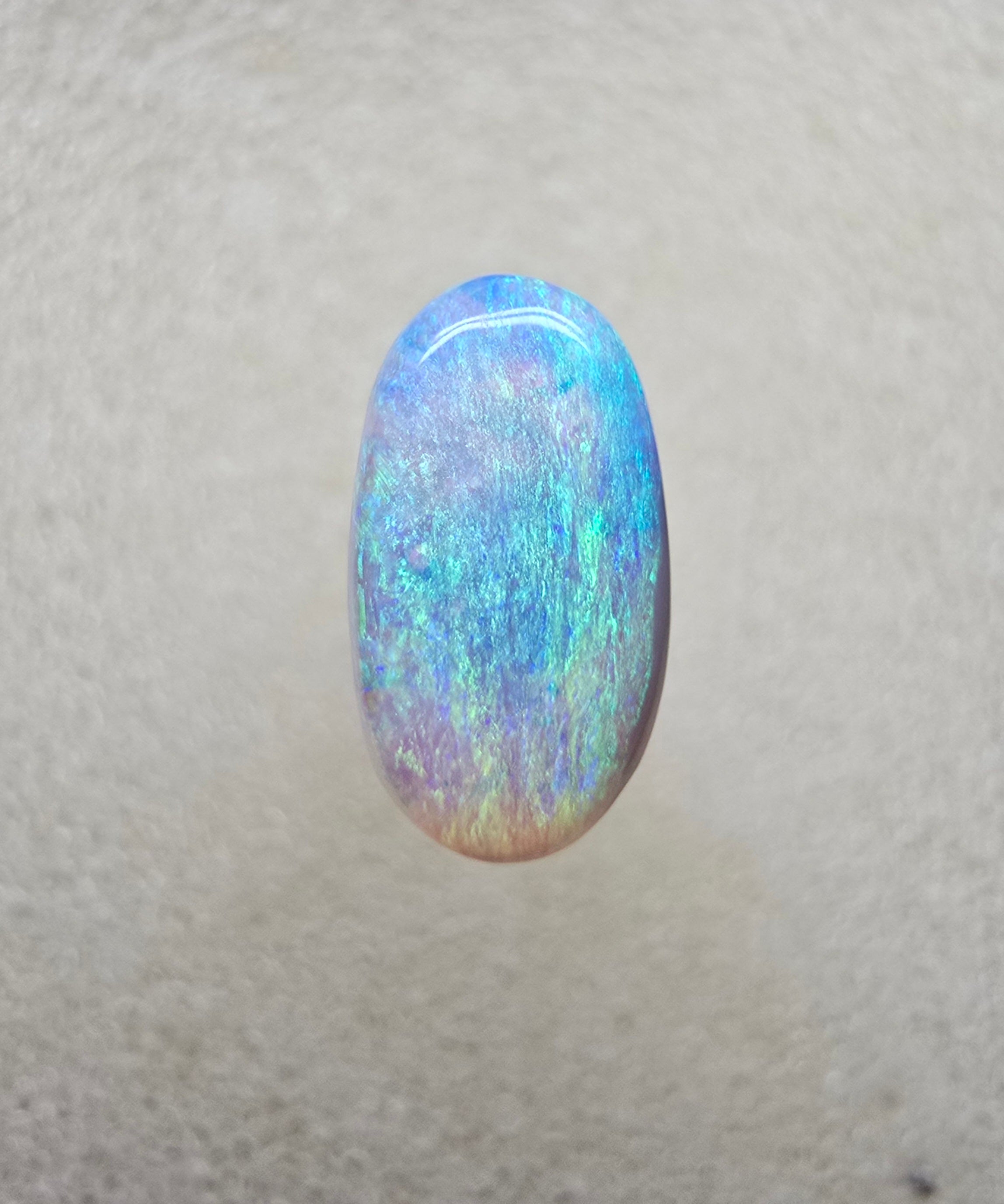 A794 - Oval cut pastel blue beauty