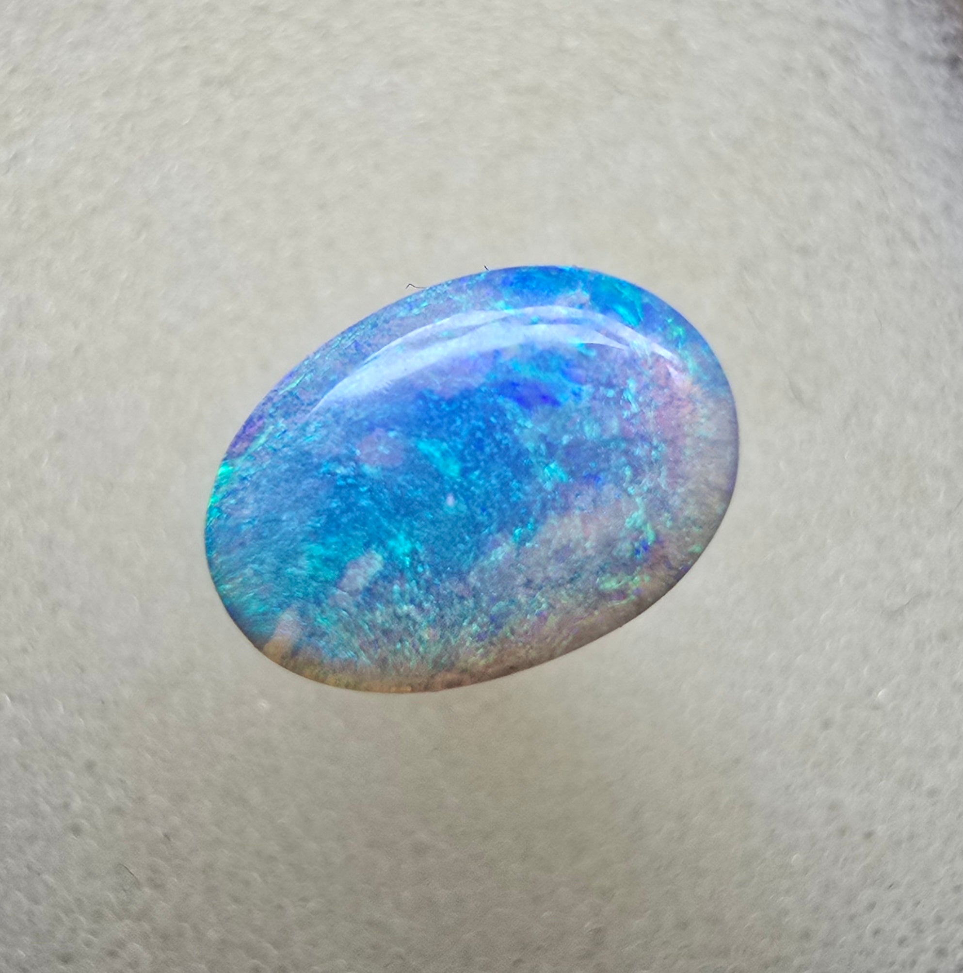 A798 - Crystal blue swirl oval cut