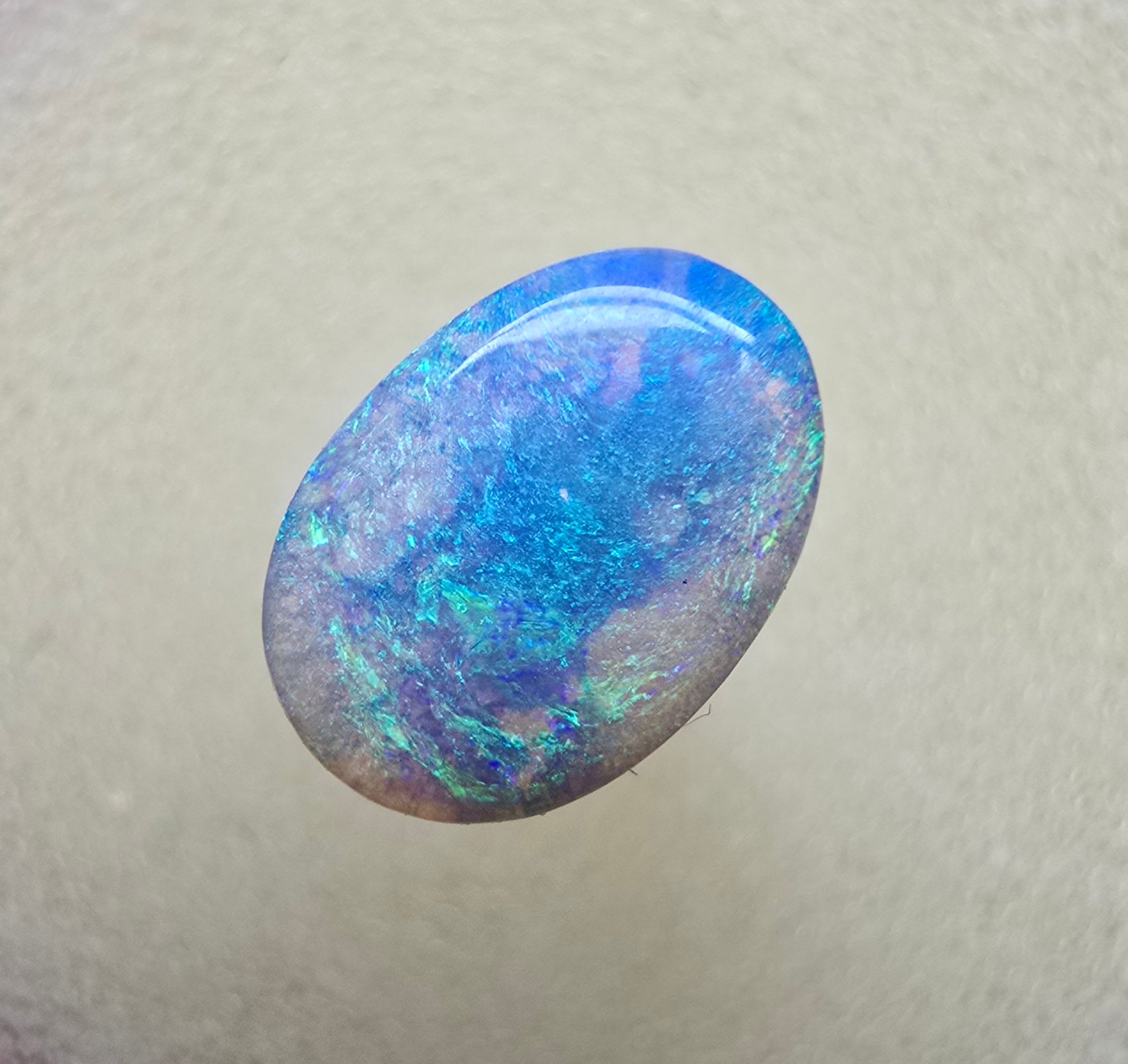 A798 - Crystal blue swirl oval cut