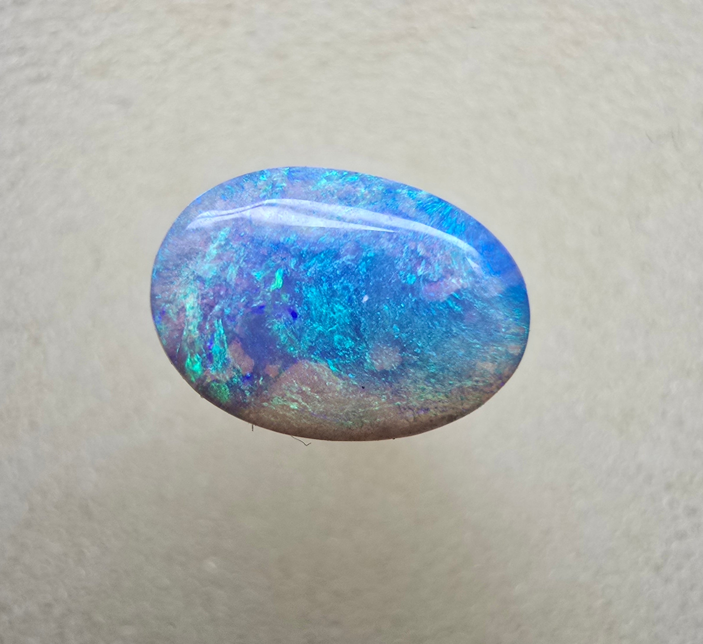 A798 - Crystal blue swirl oval cut