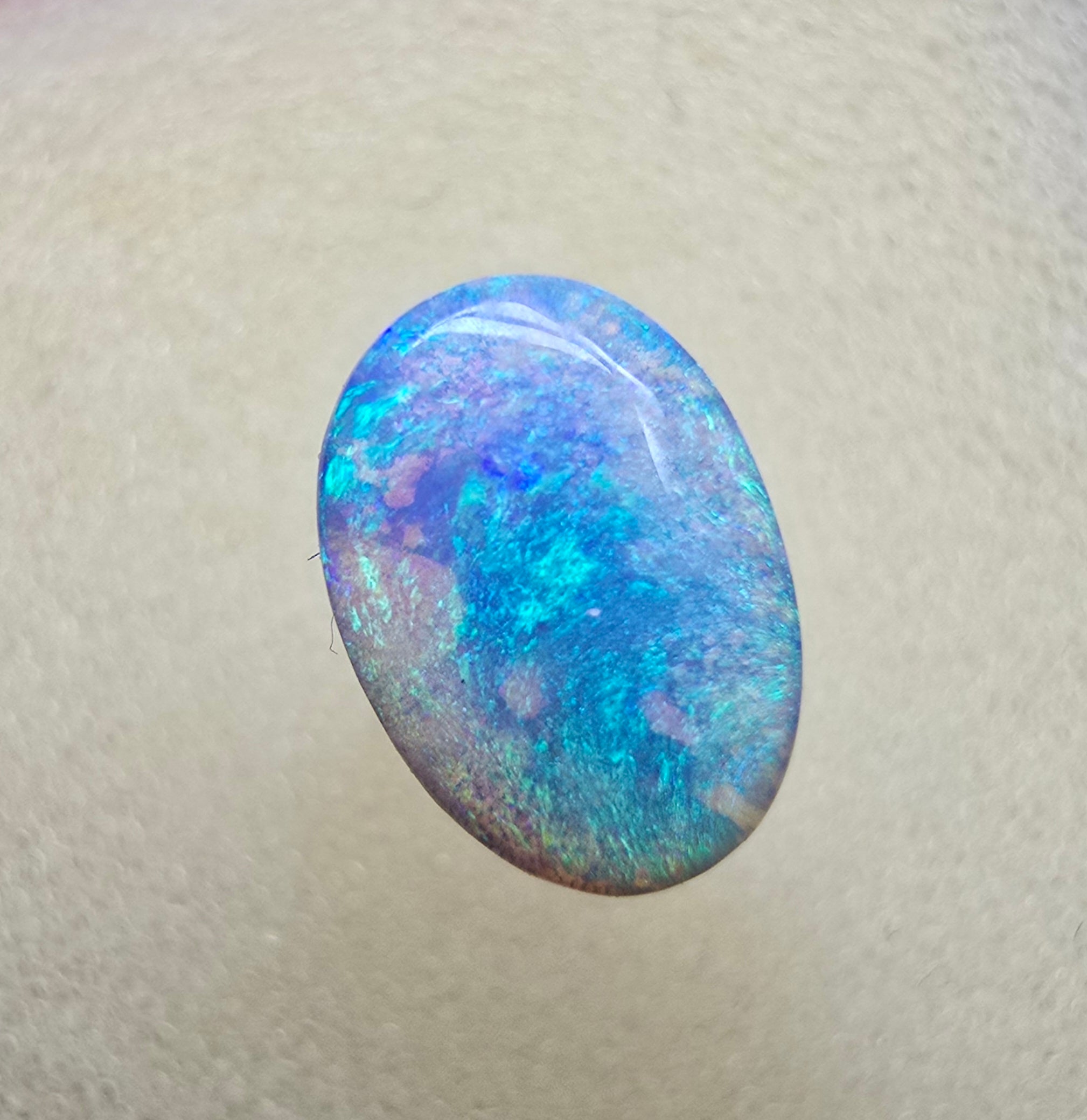 A798 - Crystal blue swirl oval cut