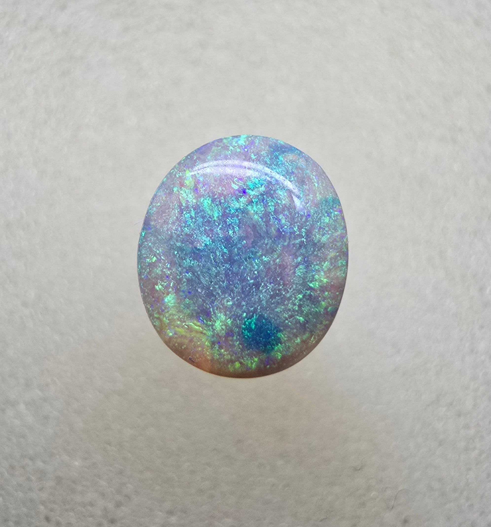 A799 - Green flashy pinfire round cut