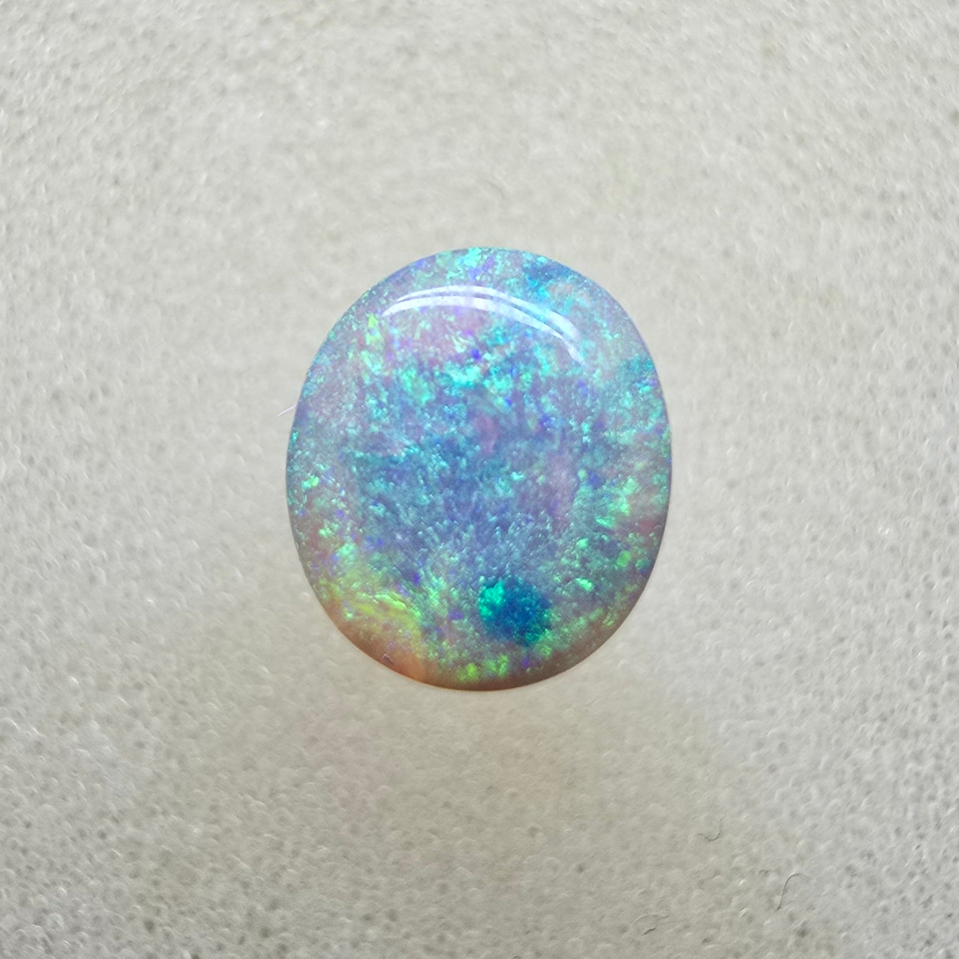 A799 - Green flashy pinfire round cut