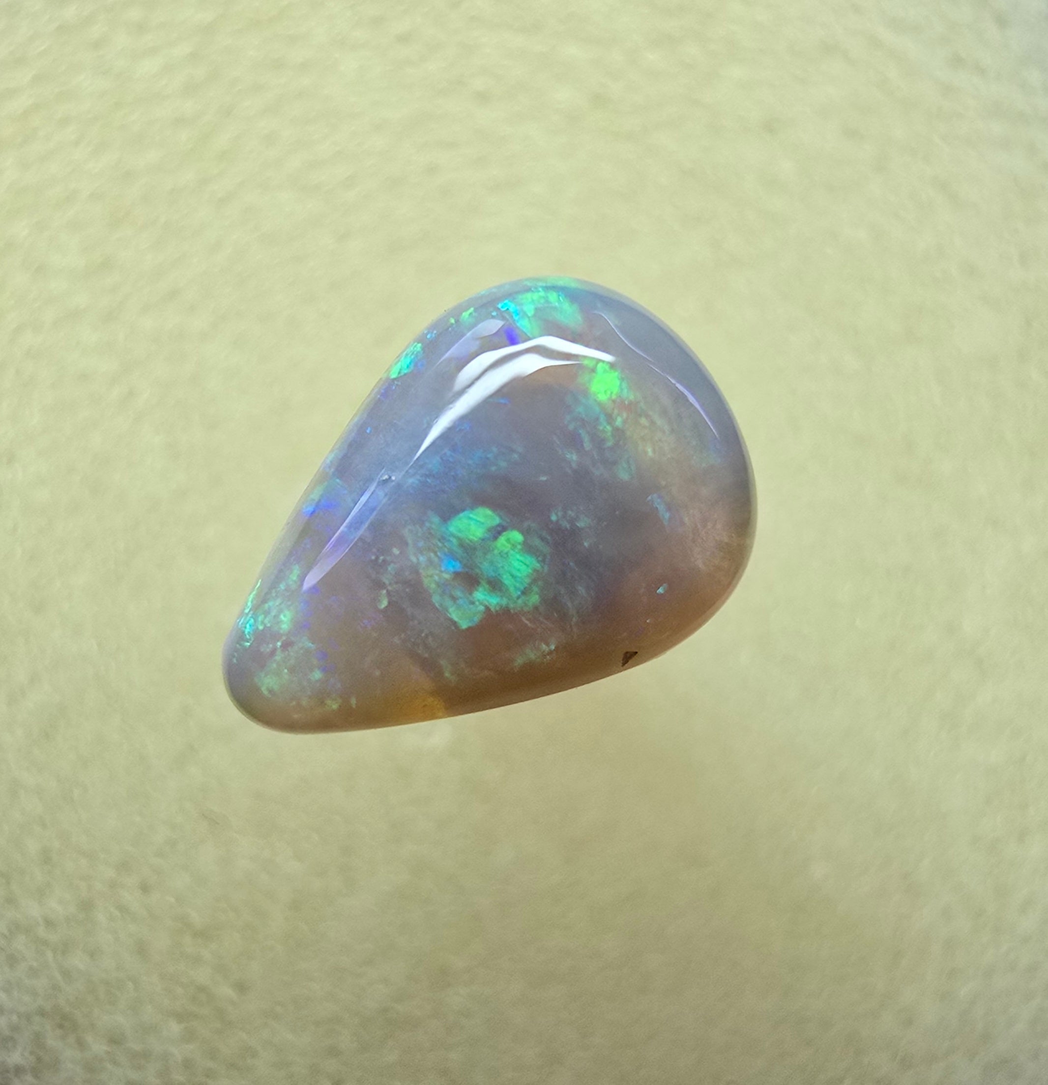 A801 - Green flash drop cut.