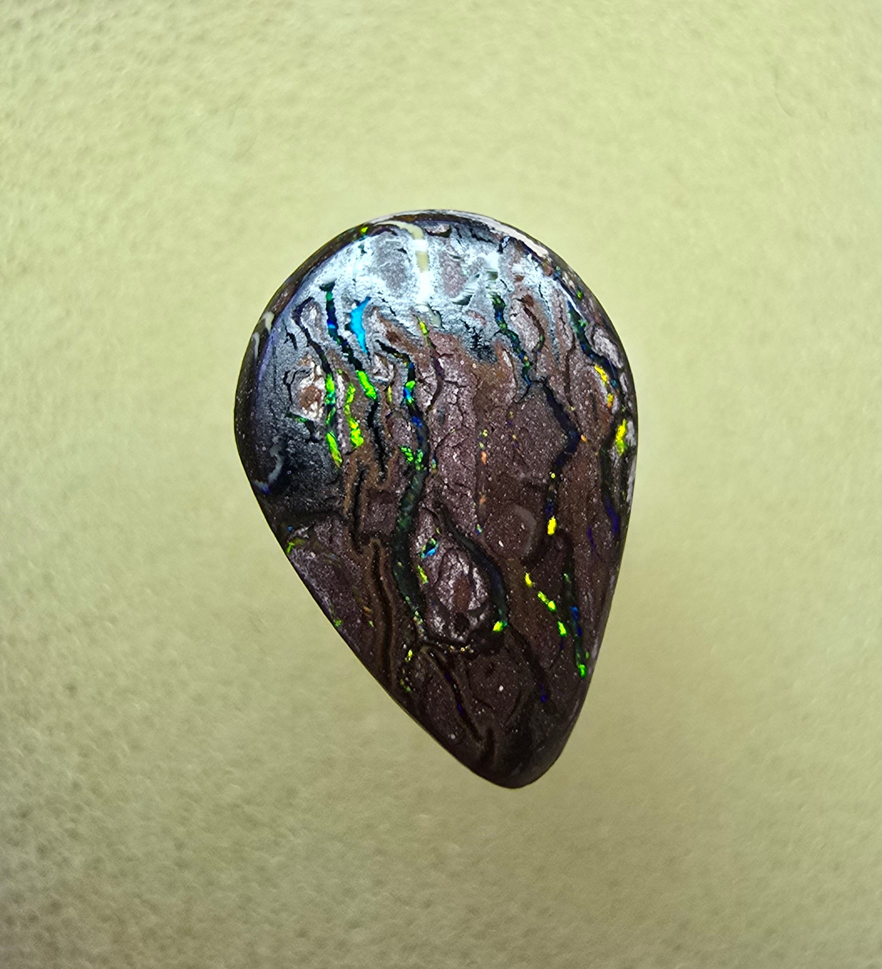 A803 - Drop cut sparkly boulder matrix