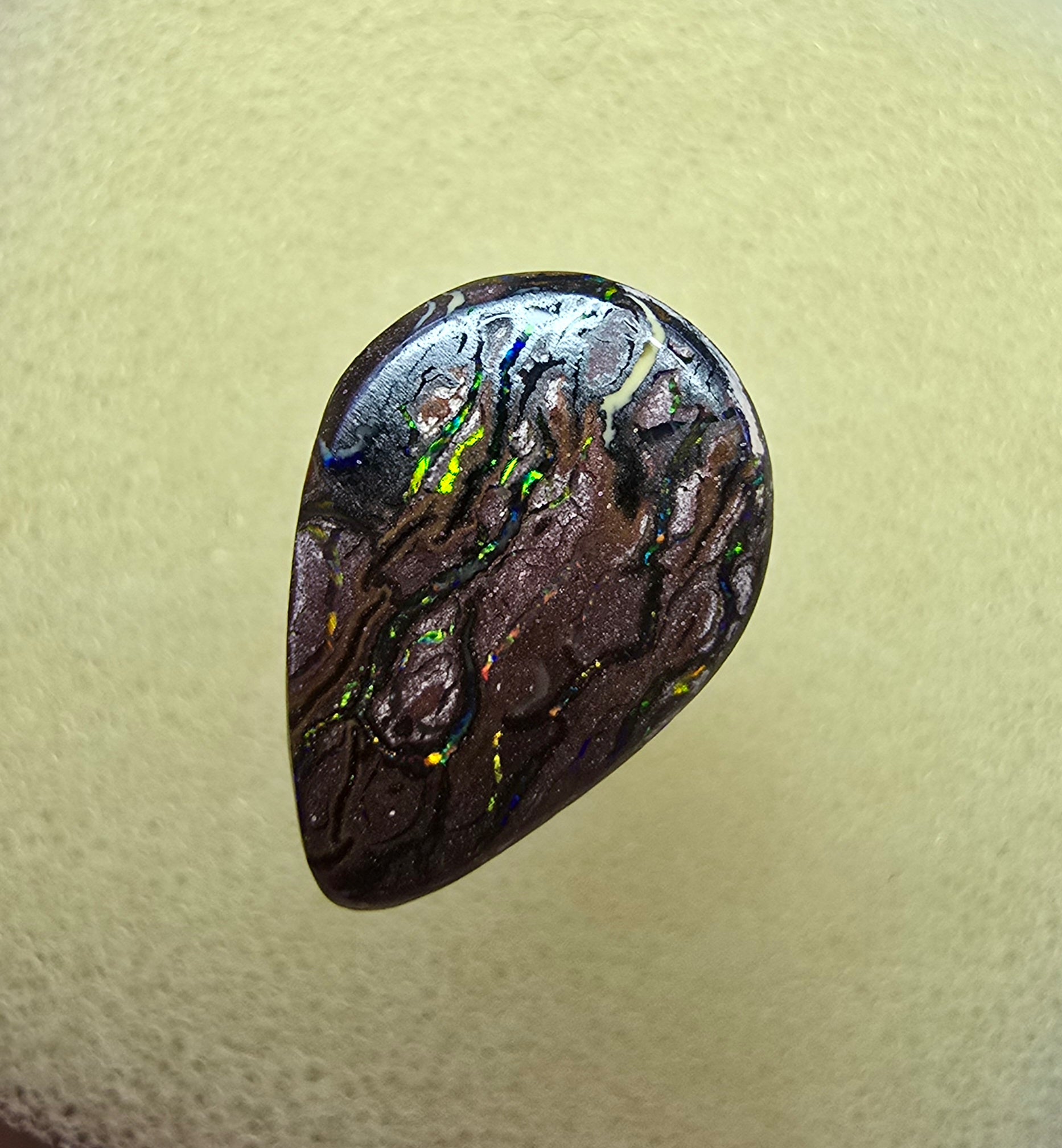 A803 - Drop cut sparkly boulder matrix