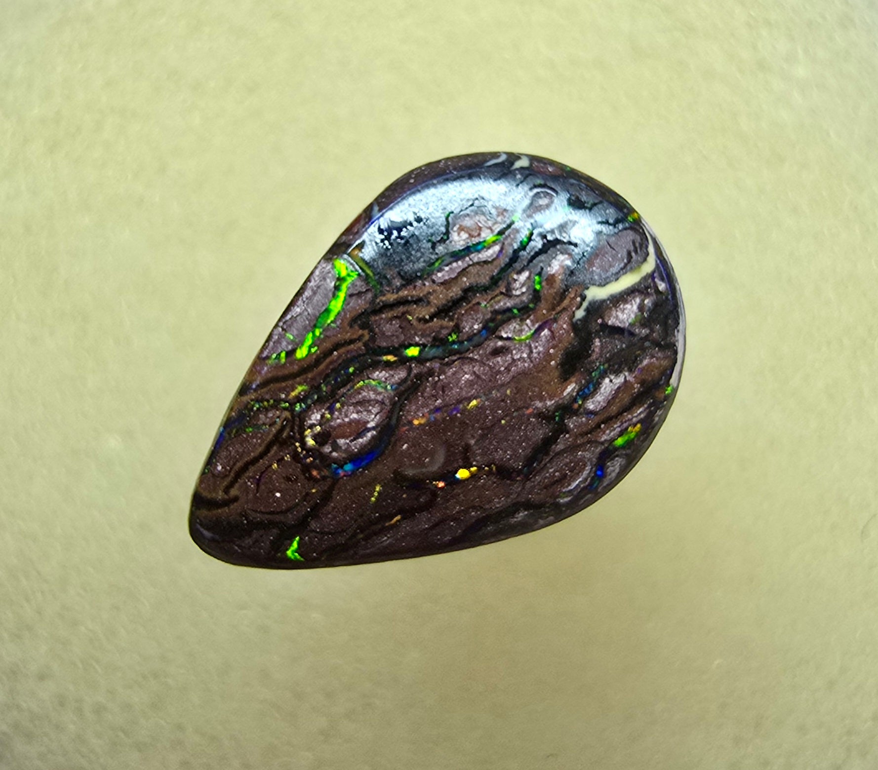 A803 - Drop cut sparkly boulder matrix