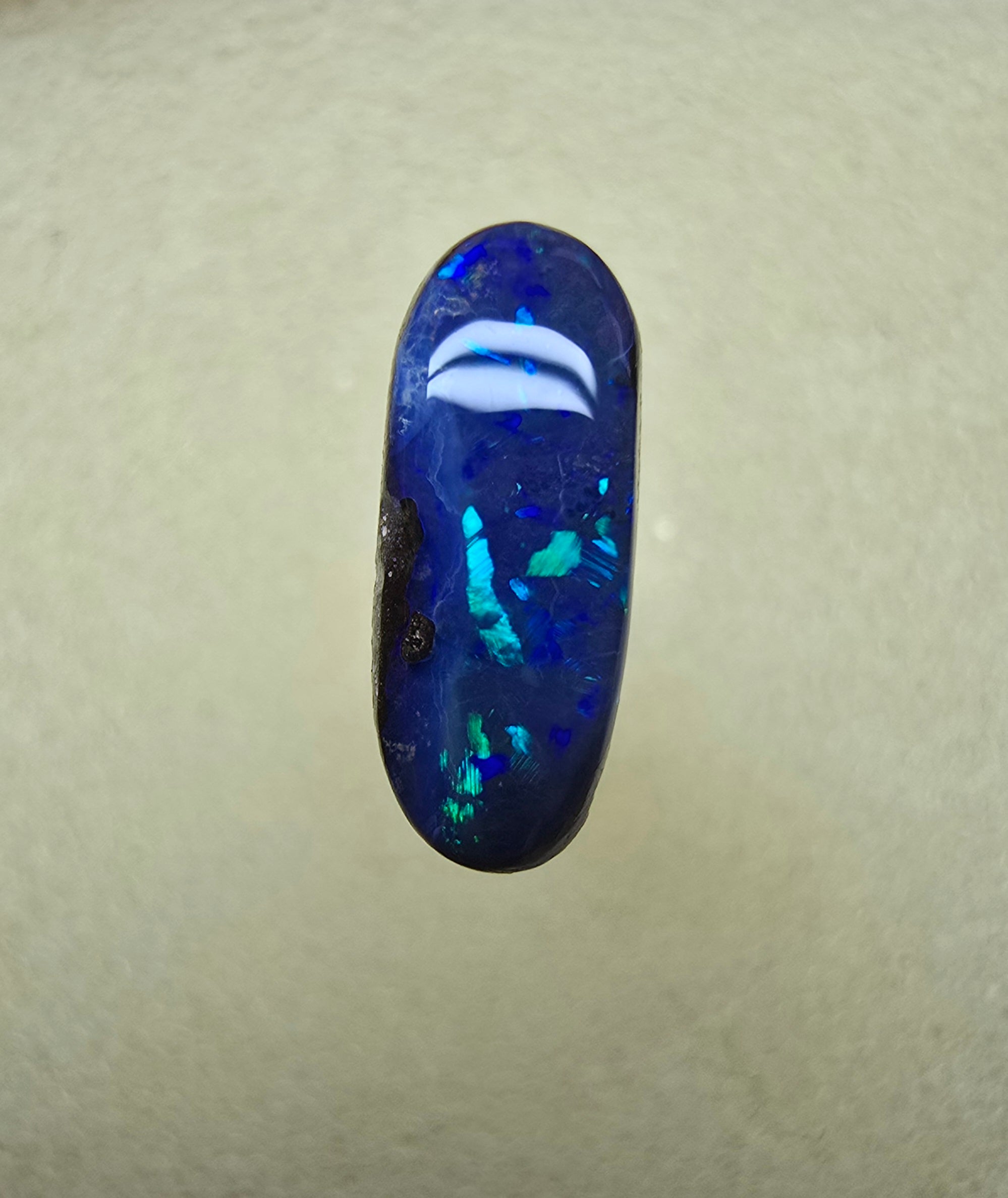 A812 - Long oval cut bright blue