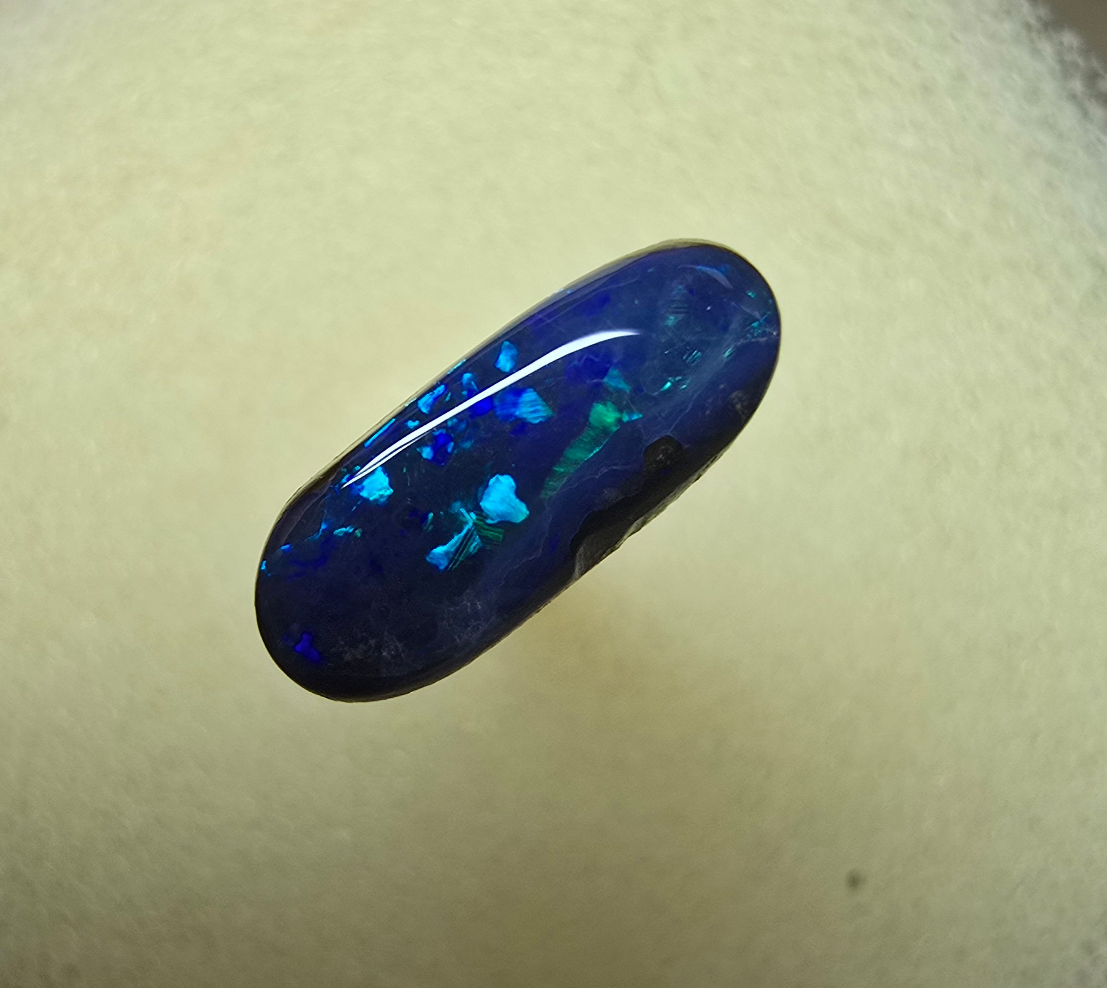 A812 - Long oval cut bright blue